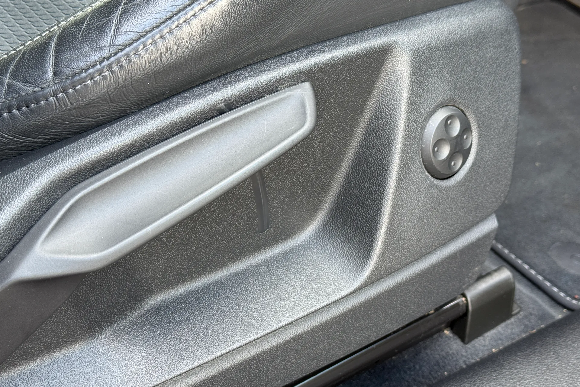 Audi Q5 thumbnail image number 14