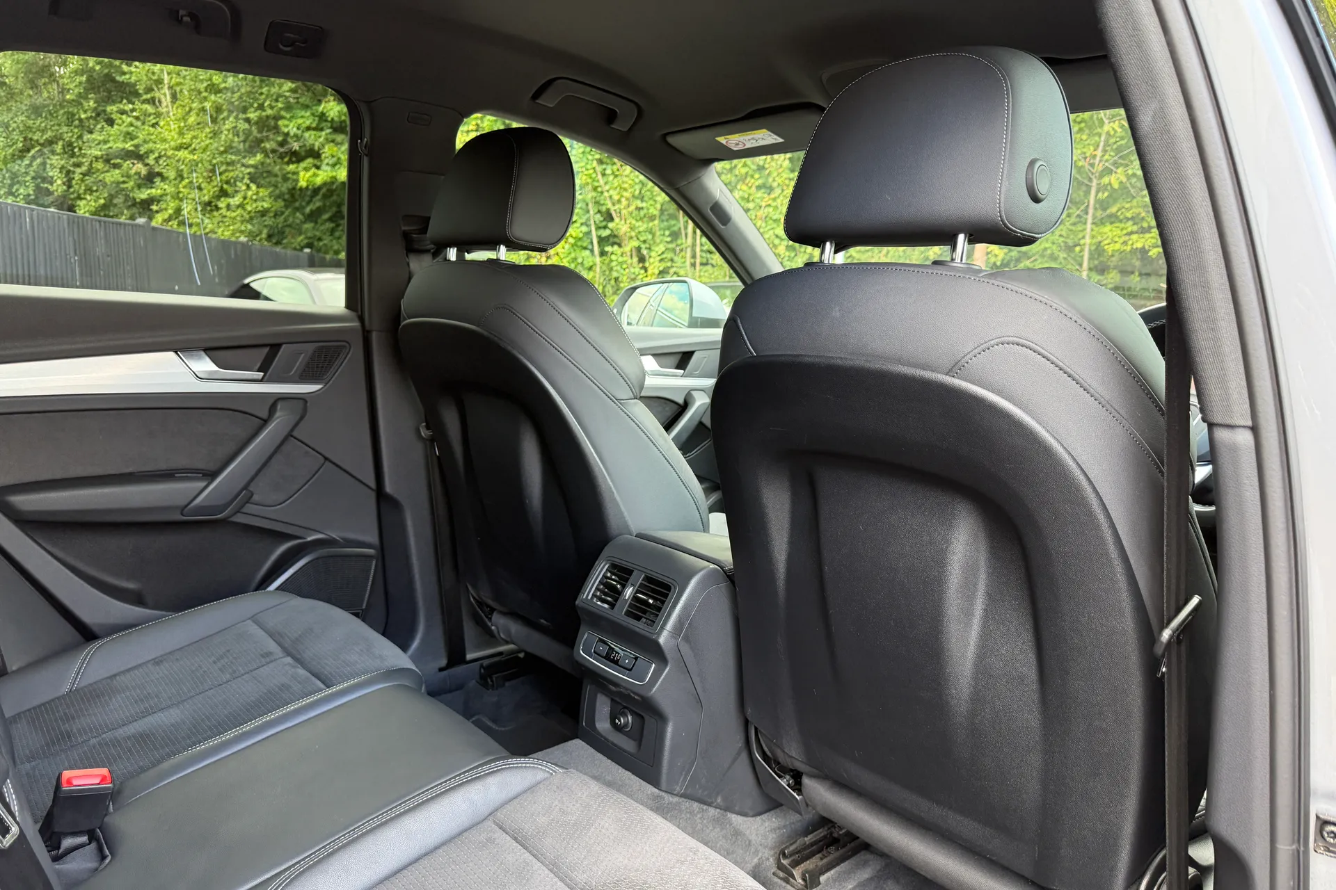 Audi Q5 thumbnail image number 36