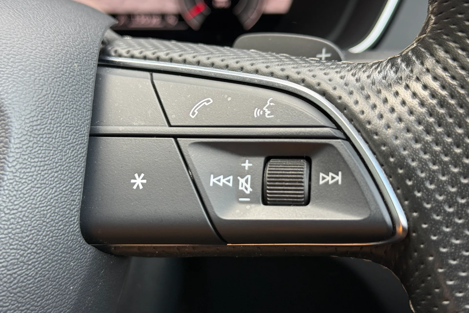 Audi Q5 thumbnail image number 16