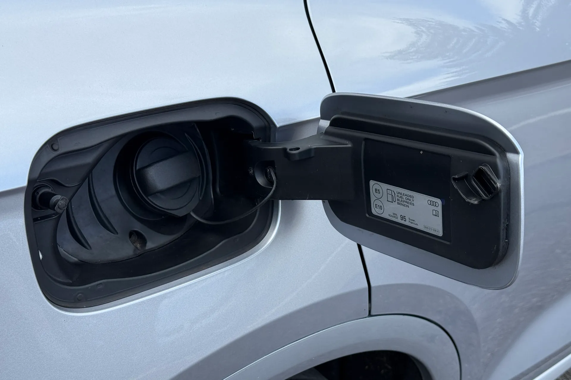 Audi Q5 thumbnail image number 32