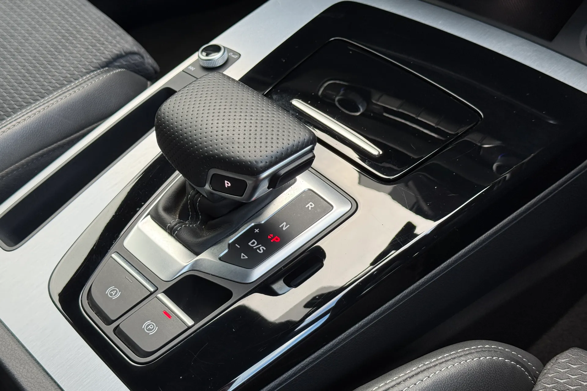 Audi Q5 thumbnail image number 24