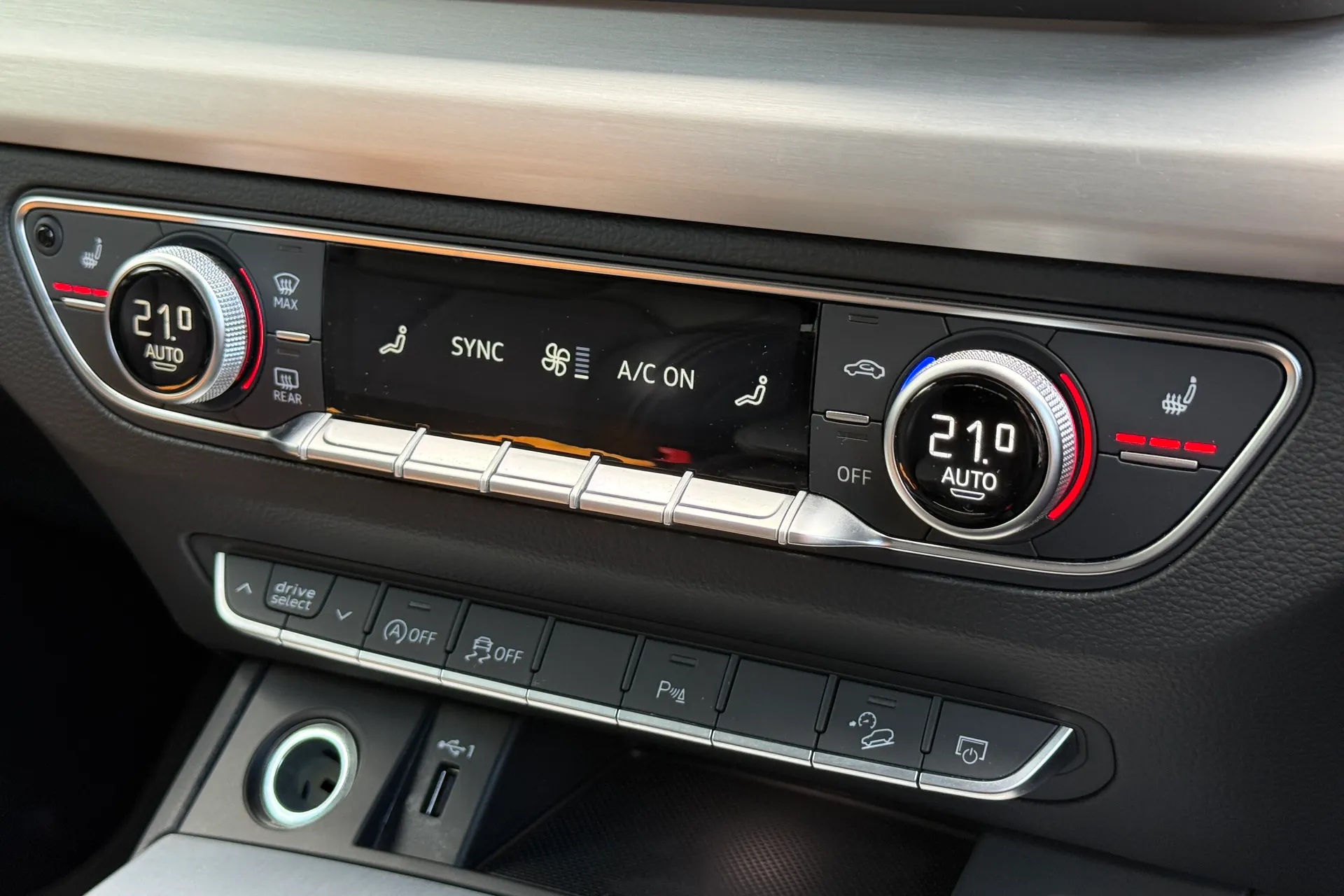 Audi Q5 thumbnail image number 28