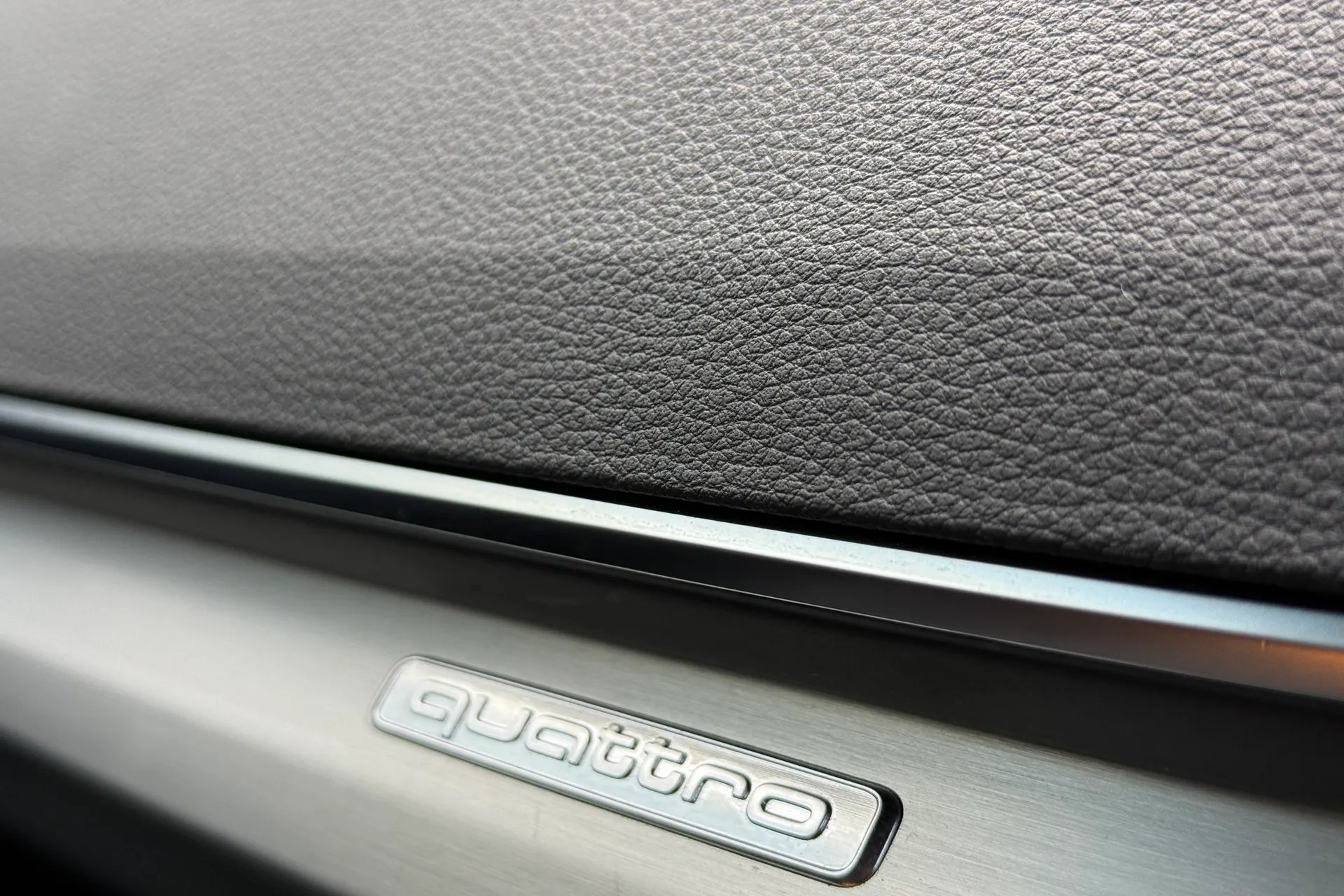 Audi Q5 thumbnail image number 30