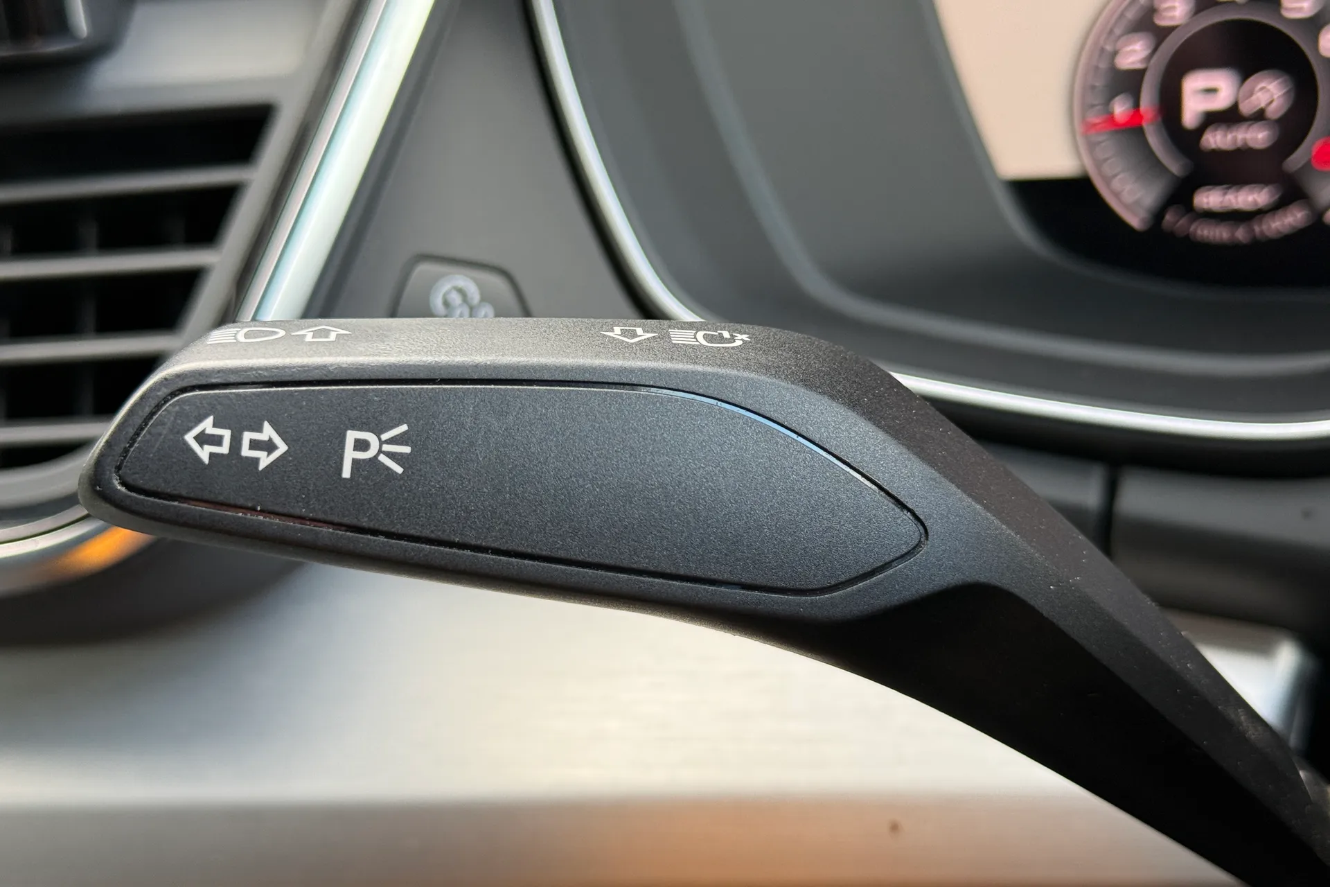 Audi Q5 thumbnail image number 18