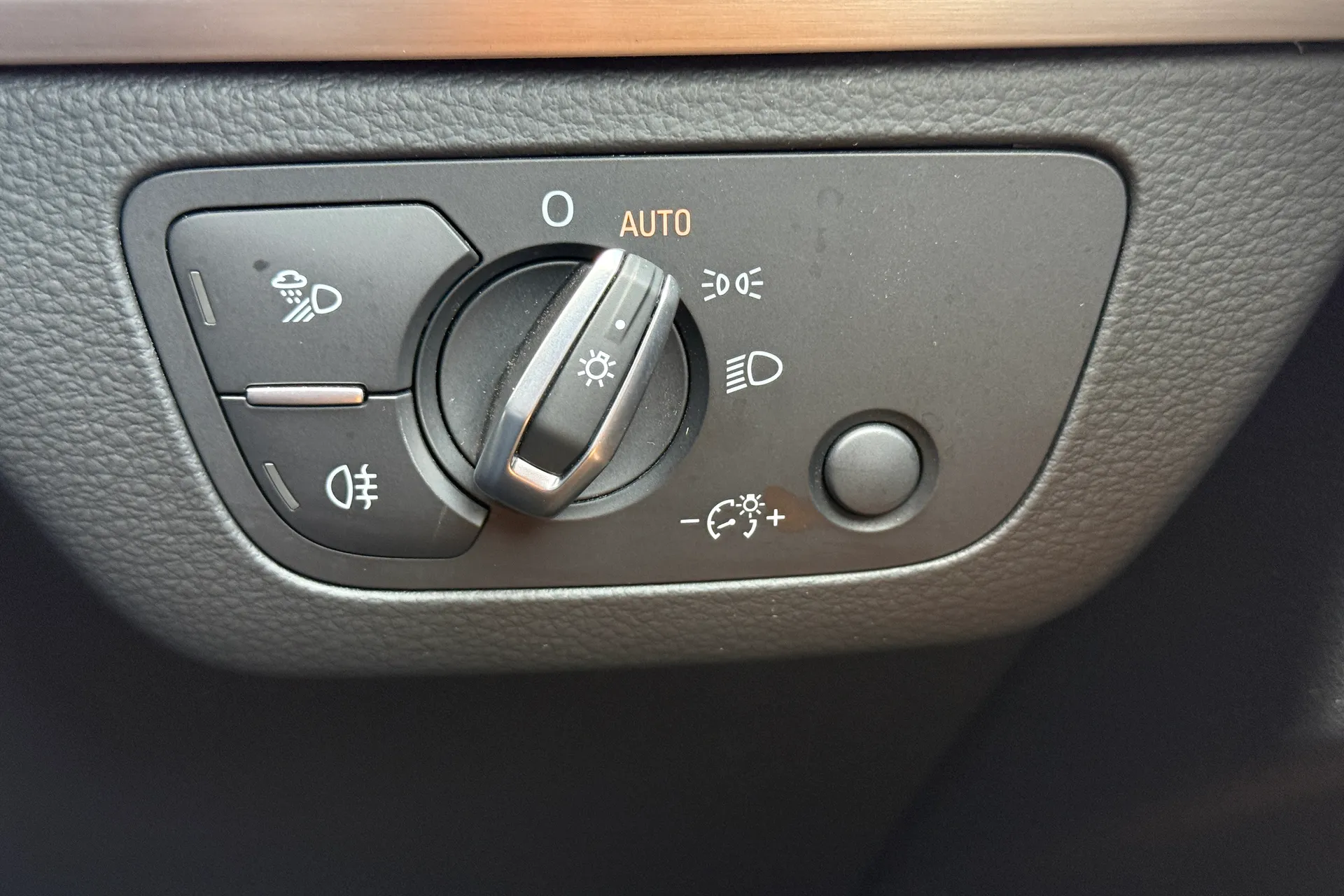 Audi Q5 thumbnail image number 22