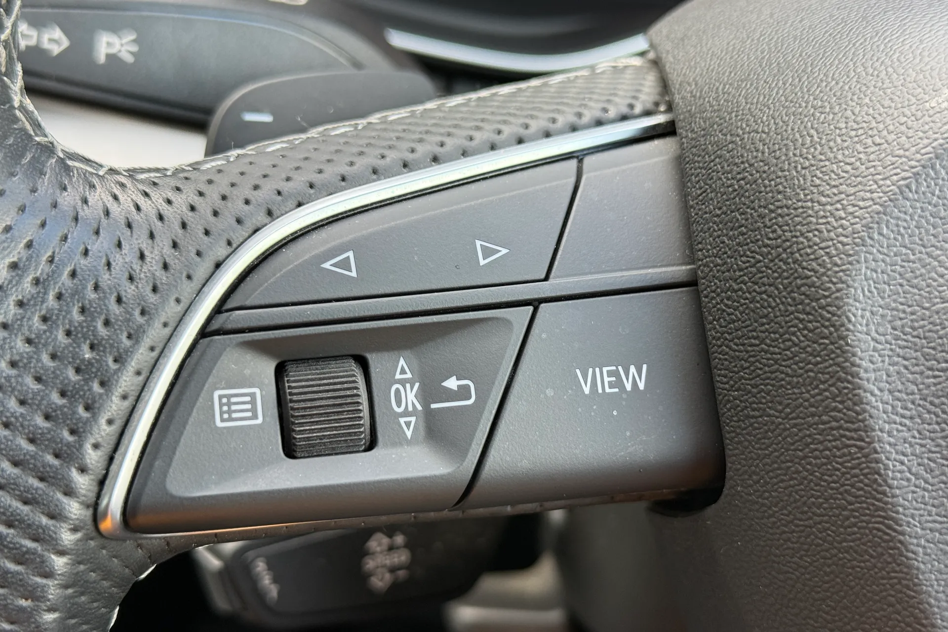 Audi Q5 thumbnail image number 15