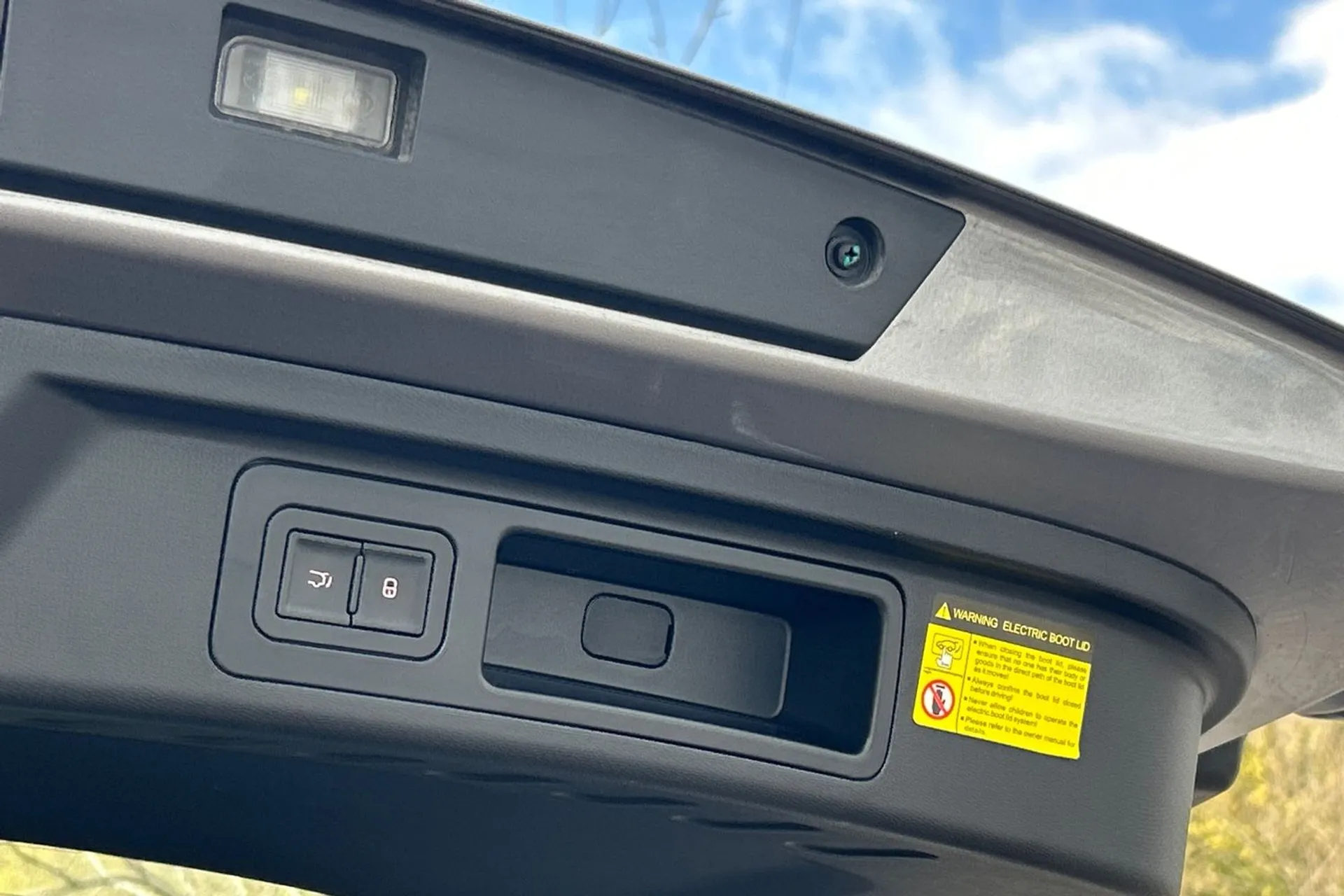 BYD ATTO 3 thumbnail image number 35