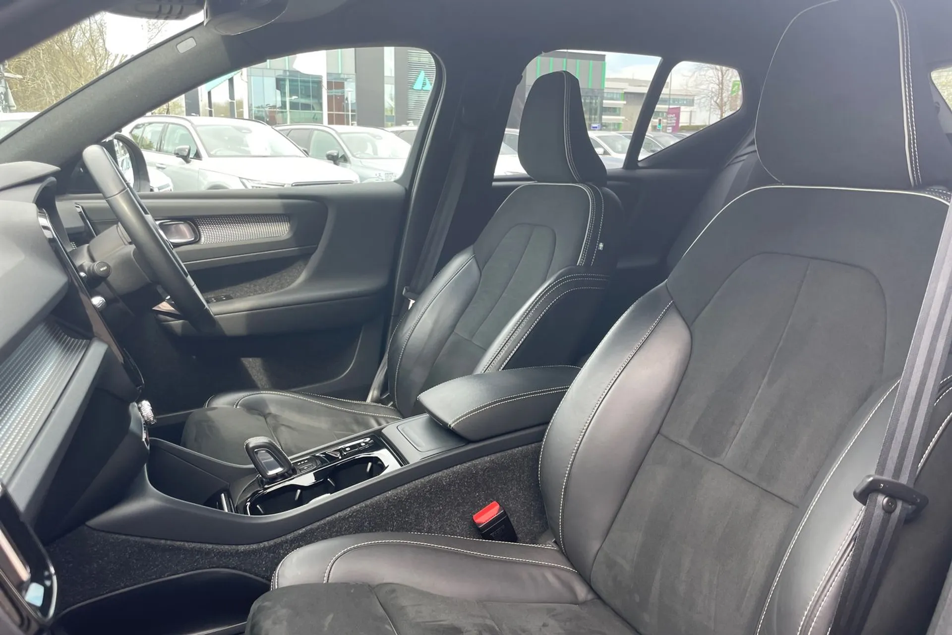 Volvo XC40 thumbnail image number 27