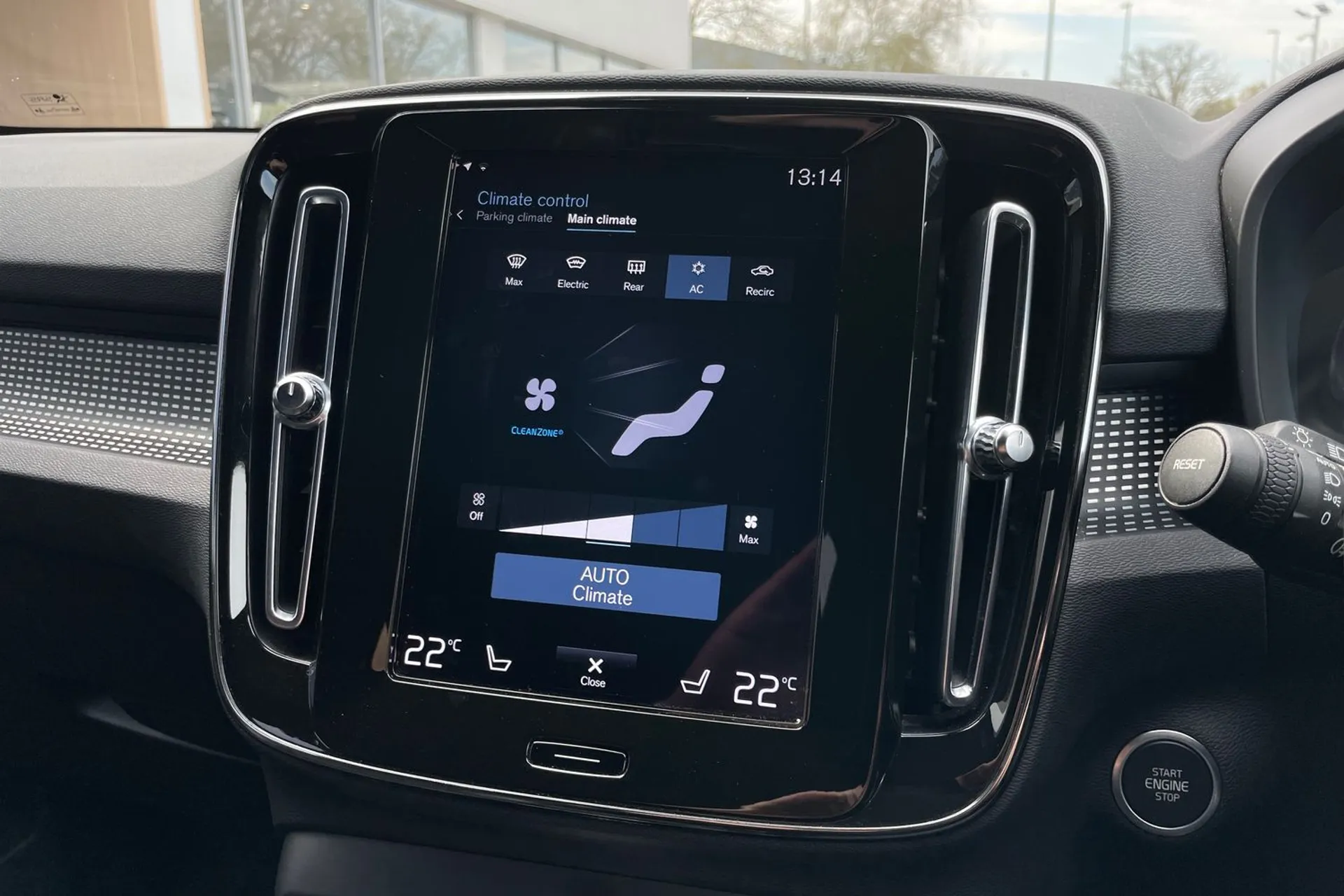 Volvo XC40 thumbnail image number 38