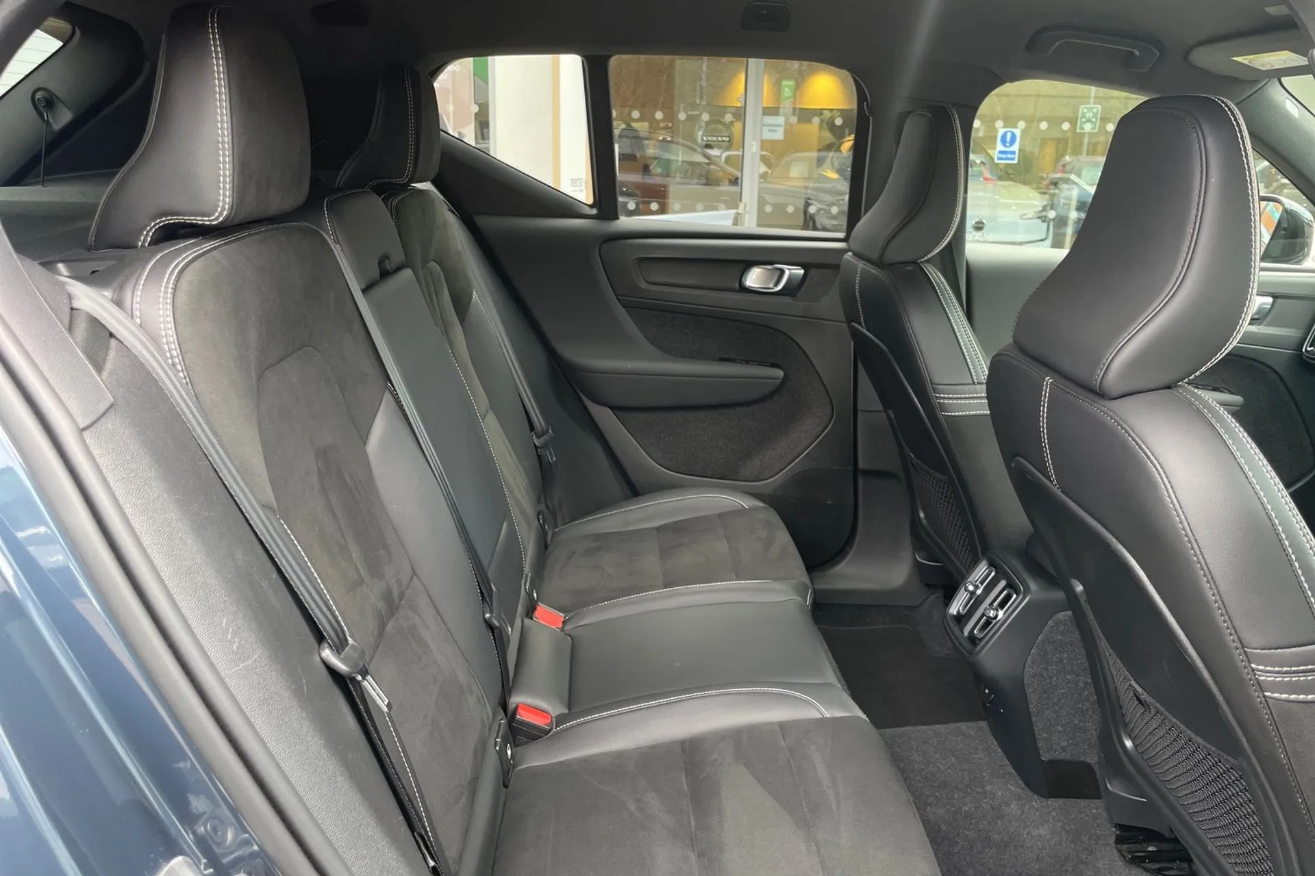 Volvo XC40 thumbnail image number 22
