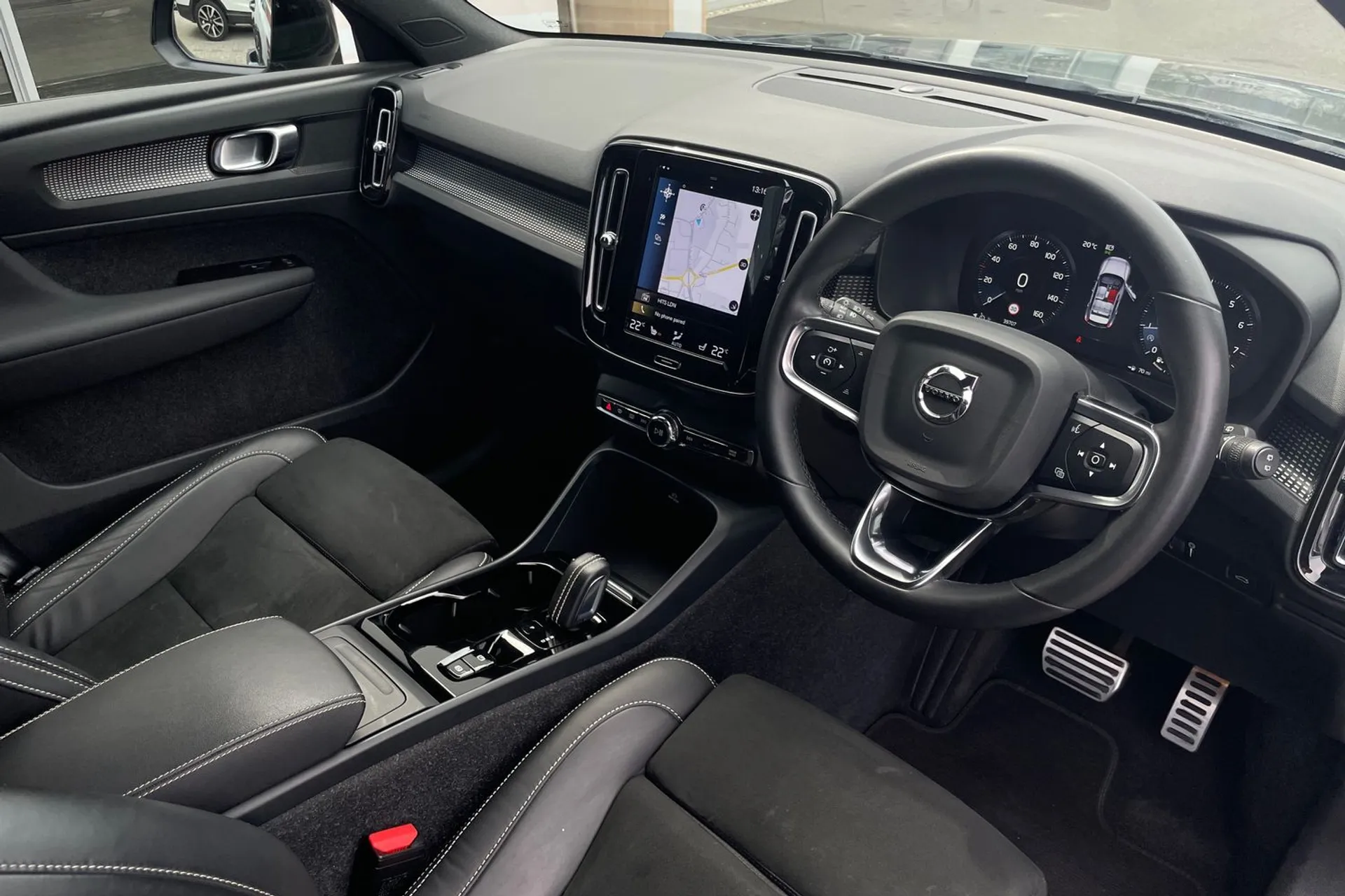 Volvo XC40 thumbnail image number 5