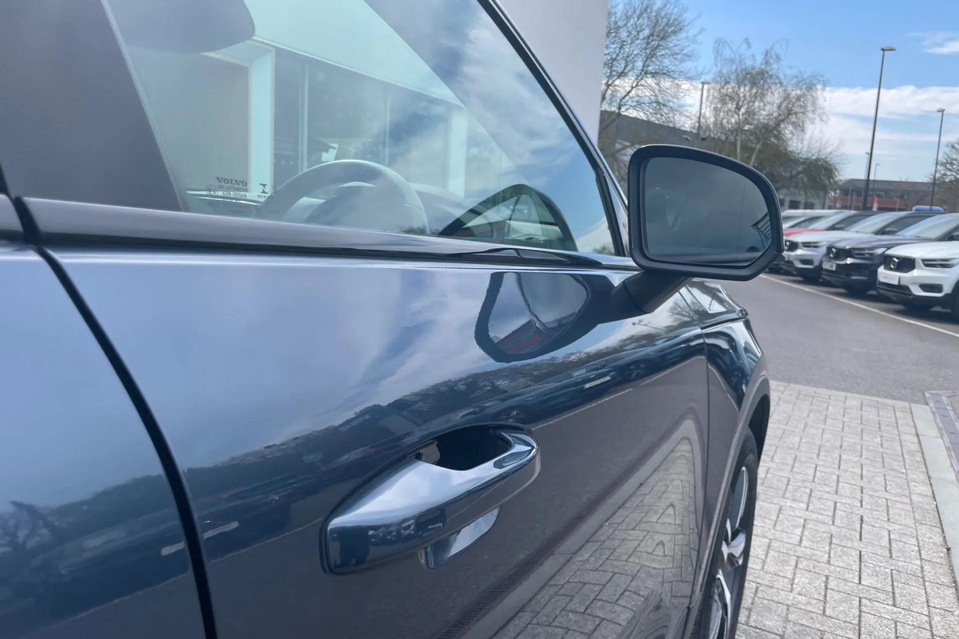 Volvo XC40 thumbnail image number 16