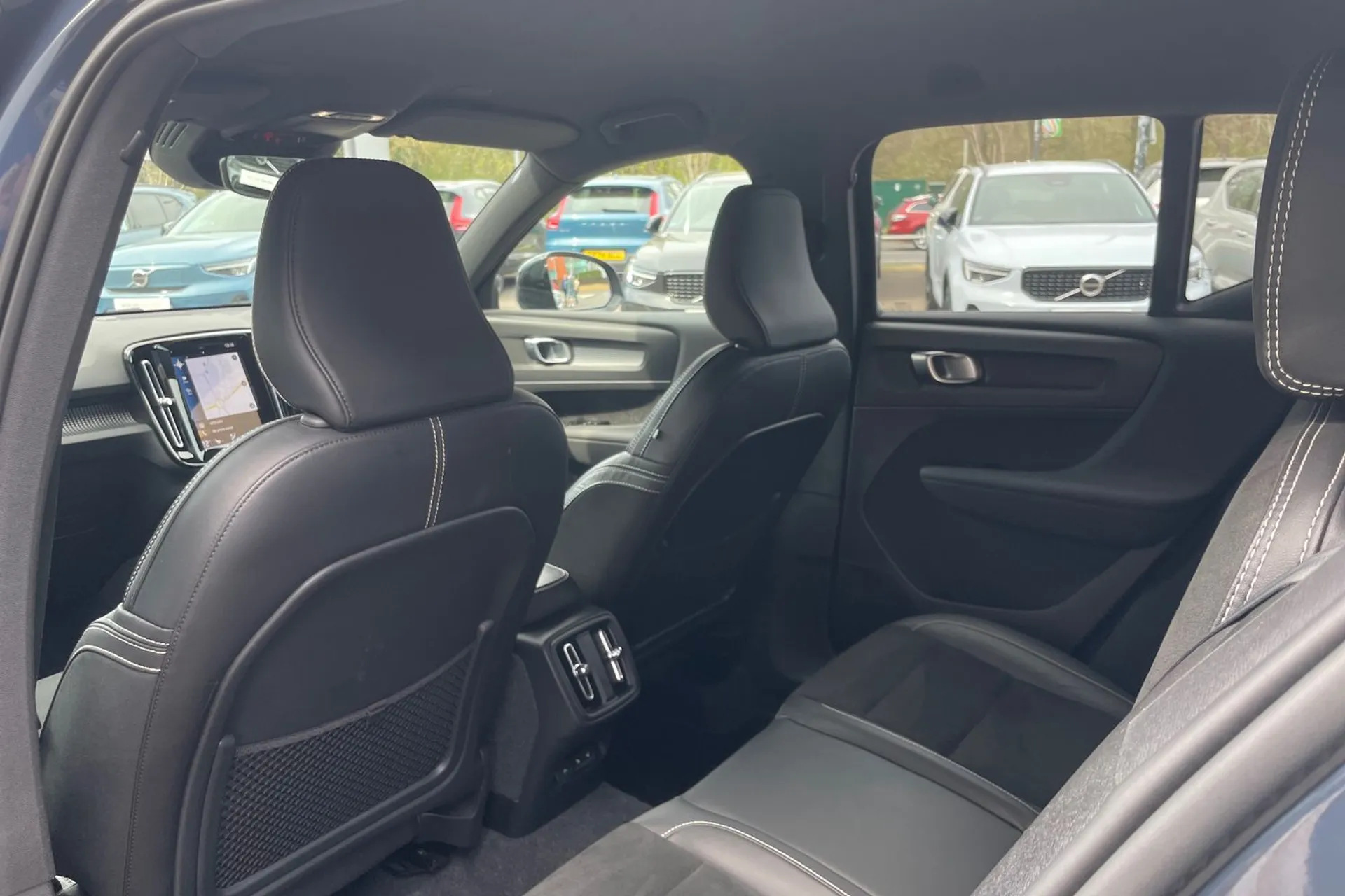 Volvo XC40 thumbnail image number 30