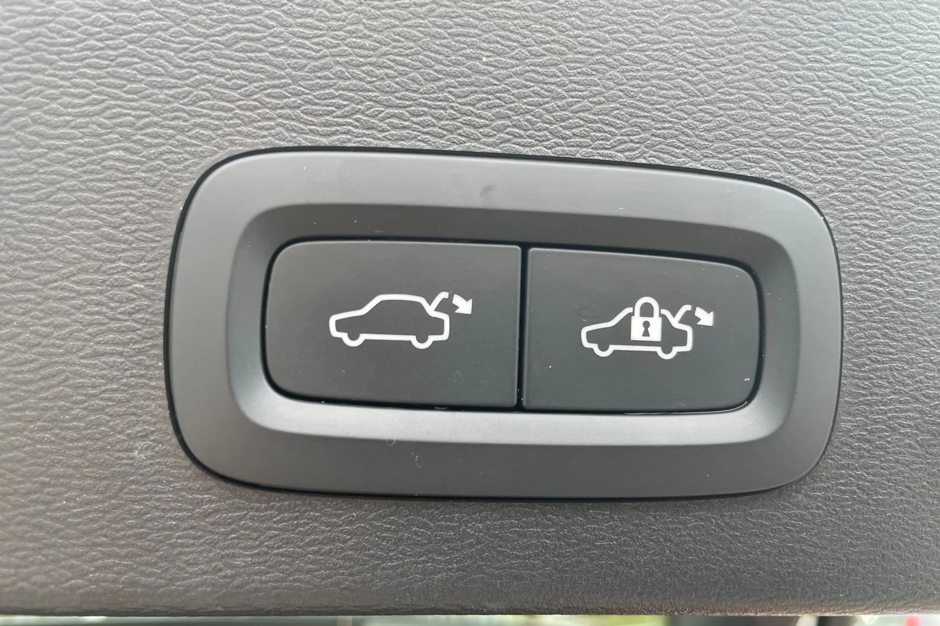 Volvo XC40 thumbnail image number 20