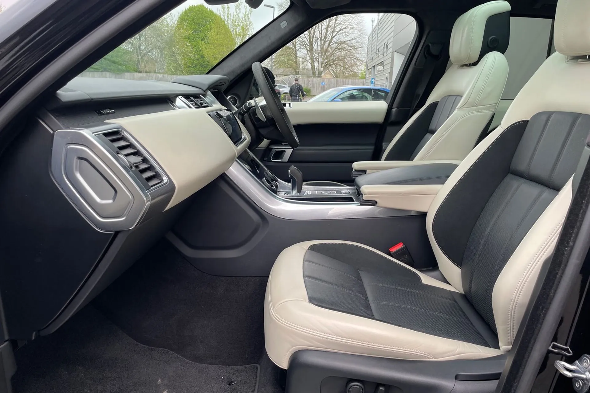 LAND ROVER RANGE ROVER SPORT thumbnail image number 10