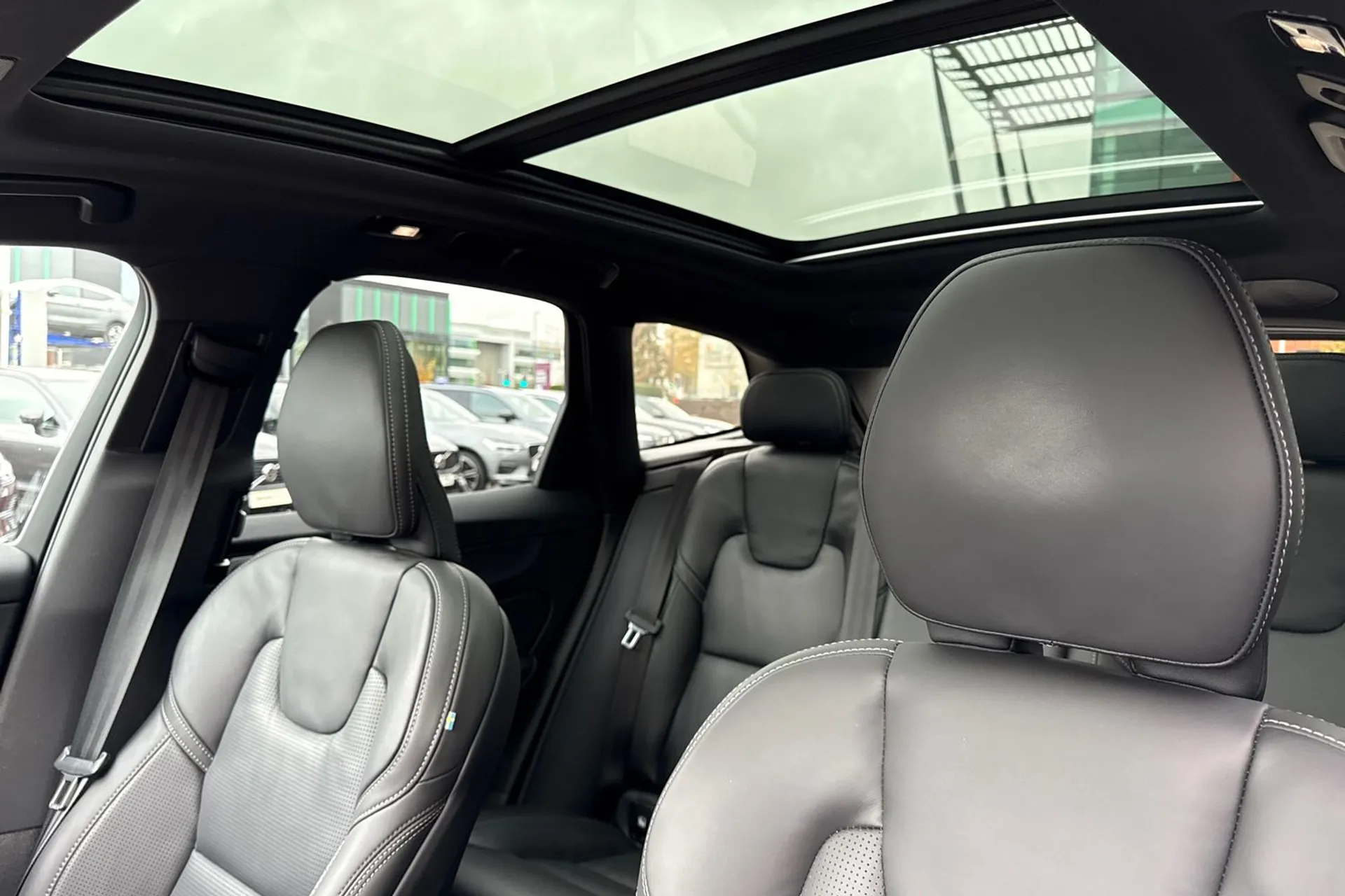 Volvo XC60 thumbnail image number 29