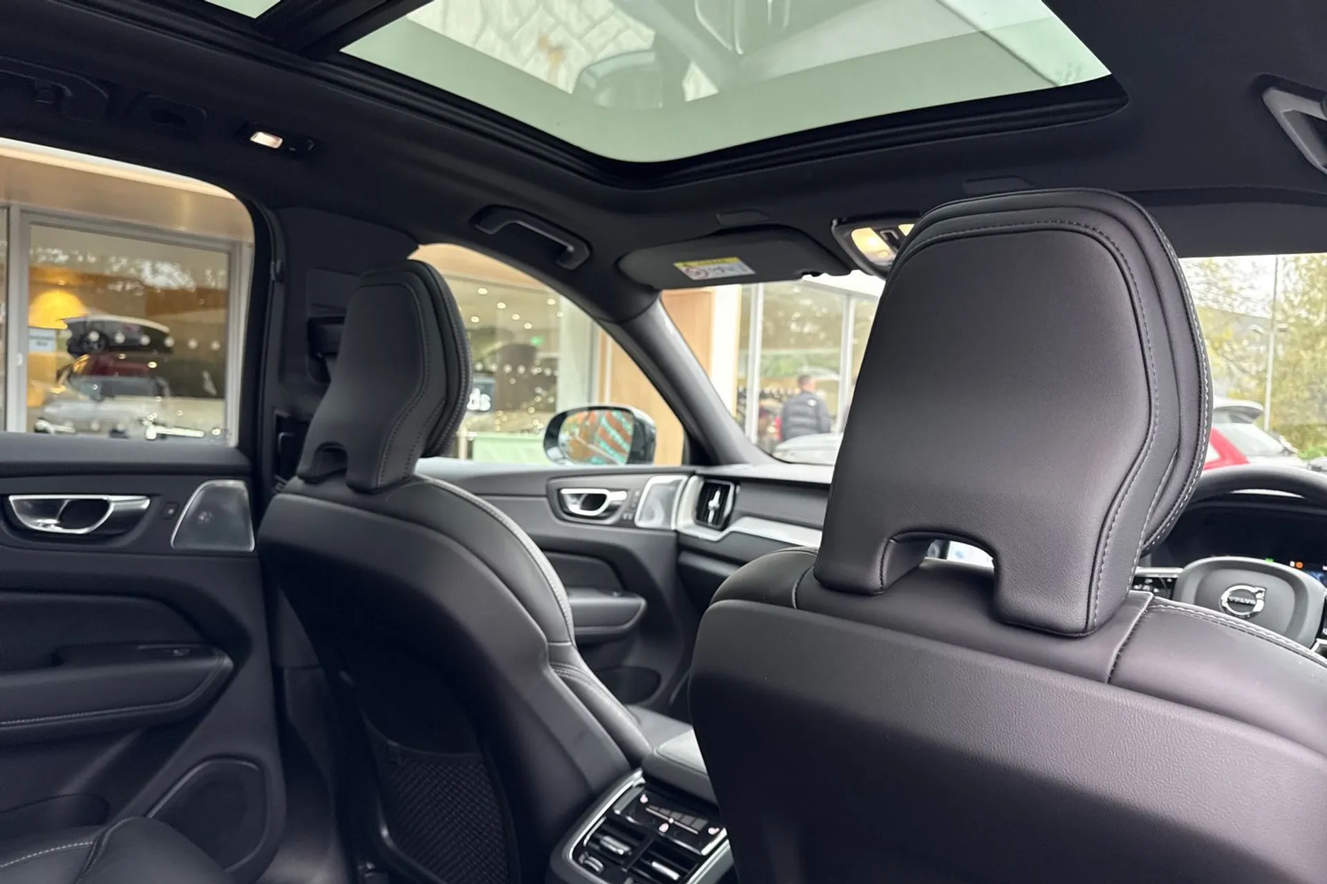 Volvo XC60 thumbnail image number 24