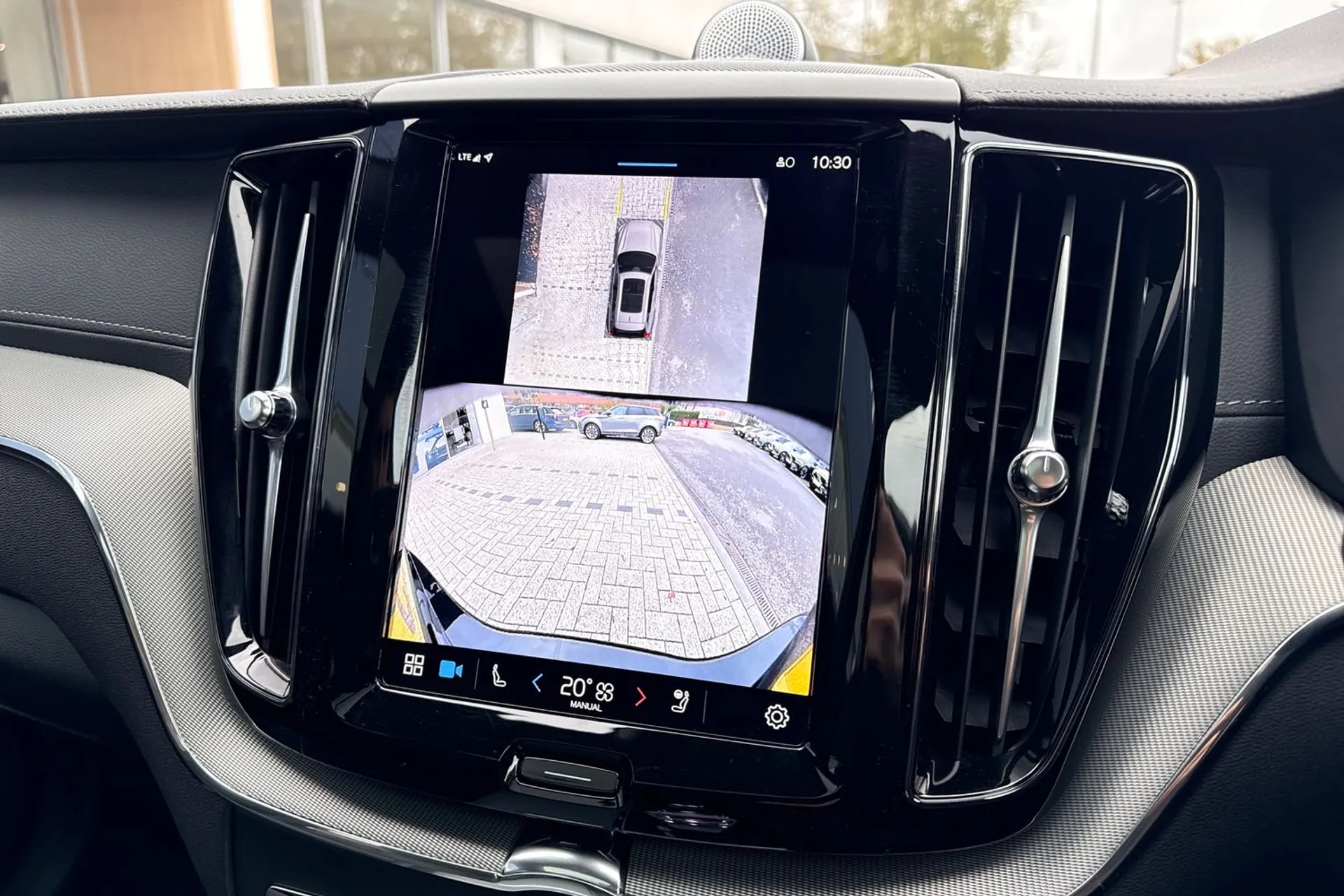 Volvo XC60 thumbnail image number 39