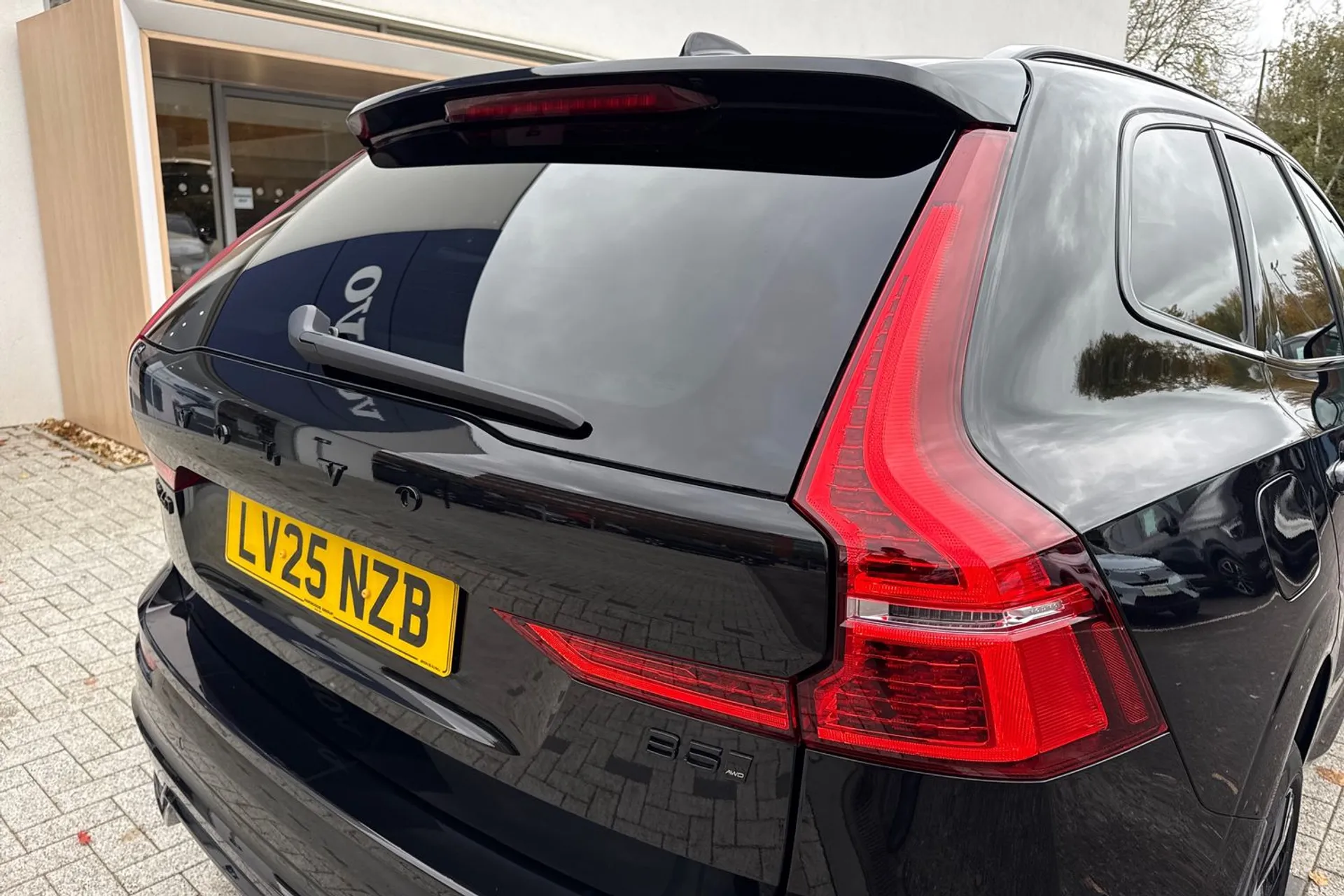 Volvo XC60 thumbnail image number 16