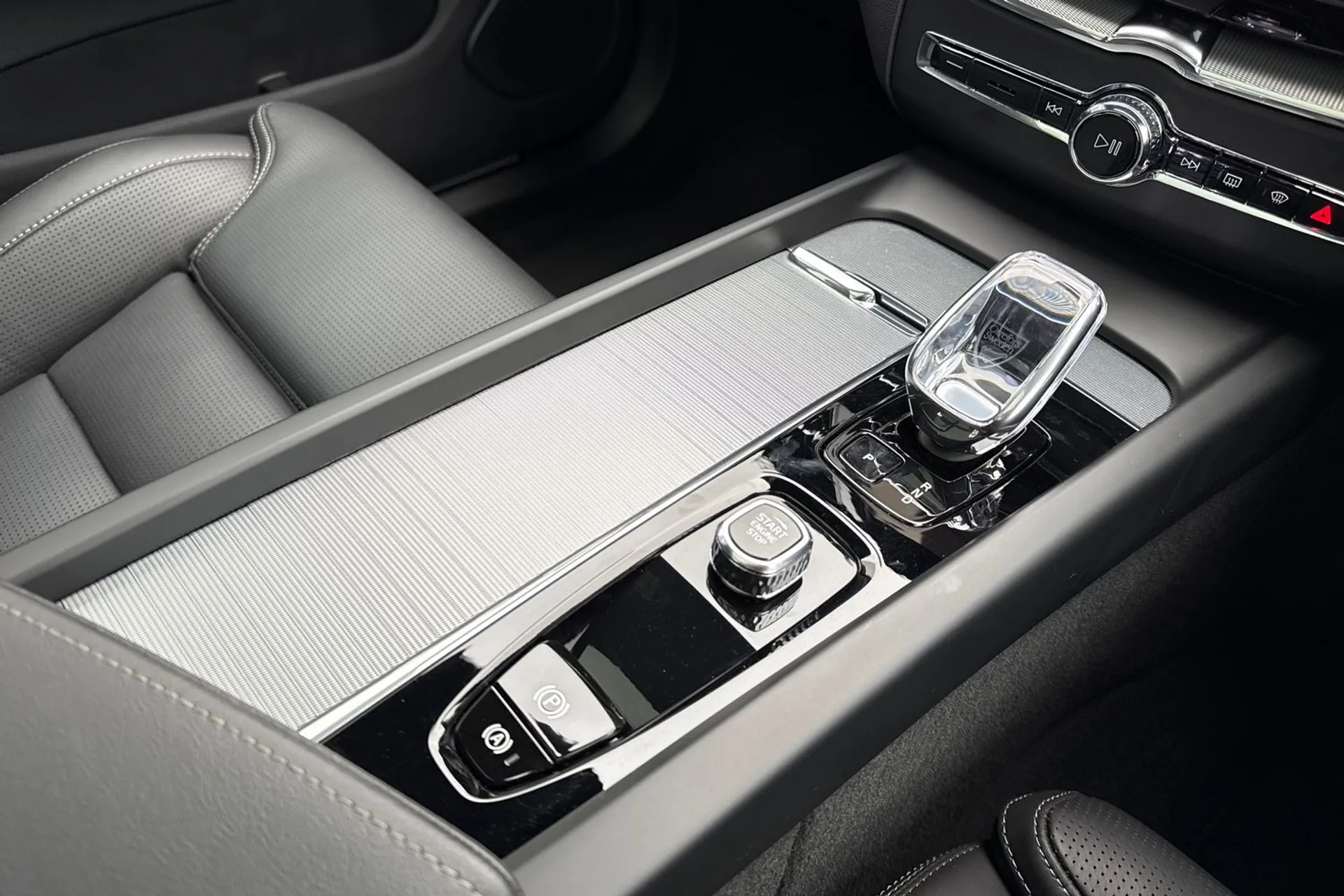 Volvo XC60 thumbnail image number 45