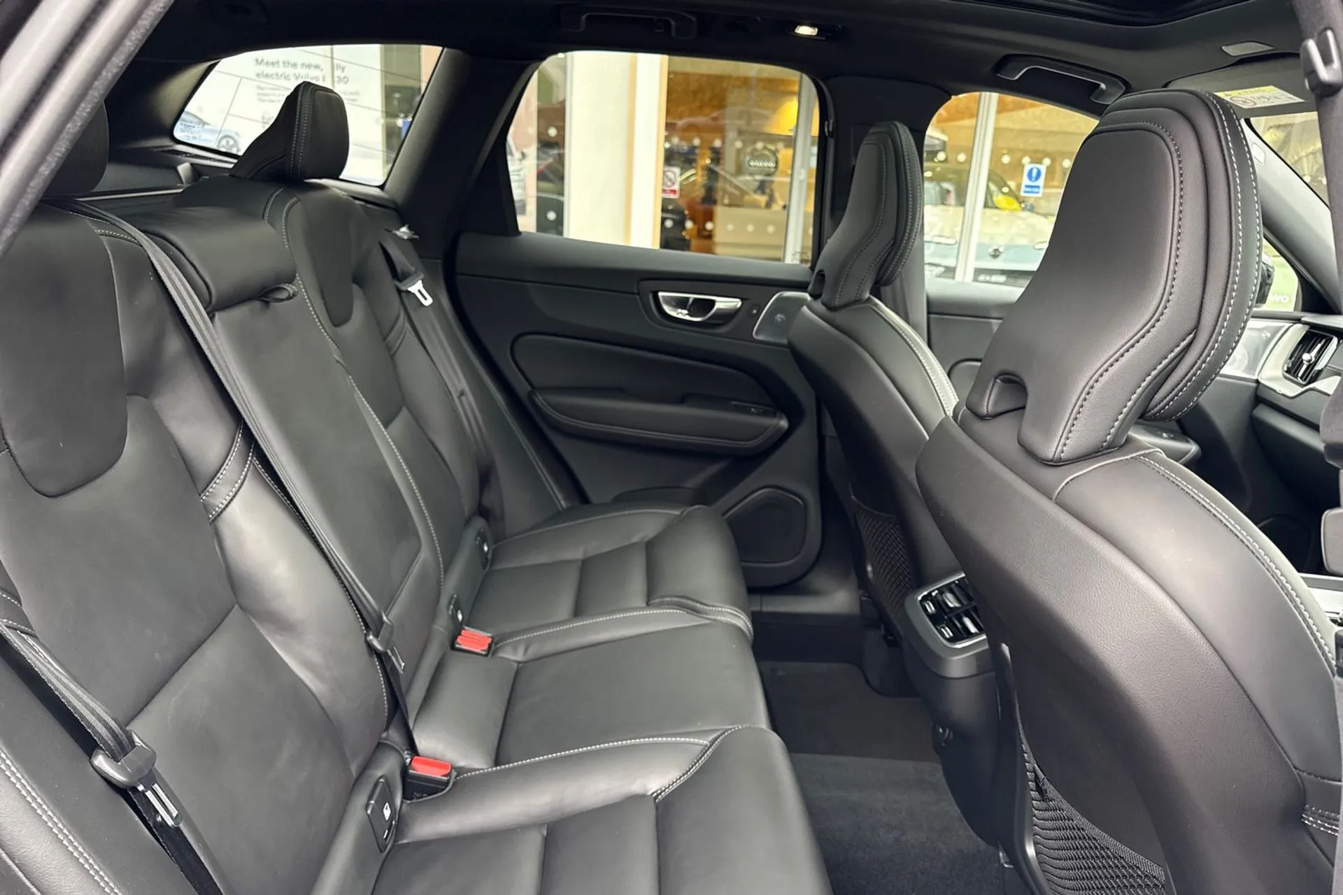 Volvo XC60 thumbnail image number 23