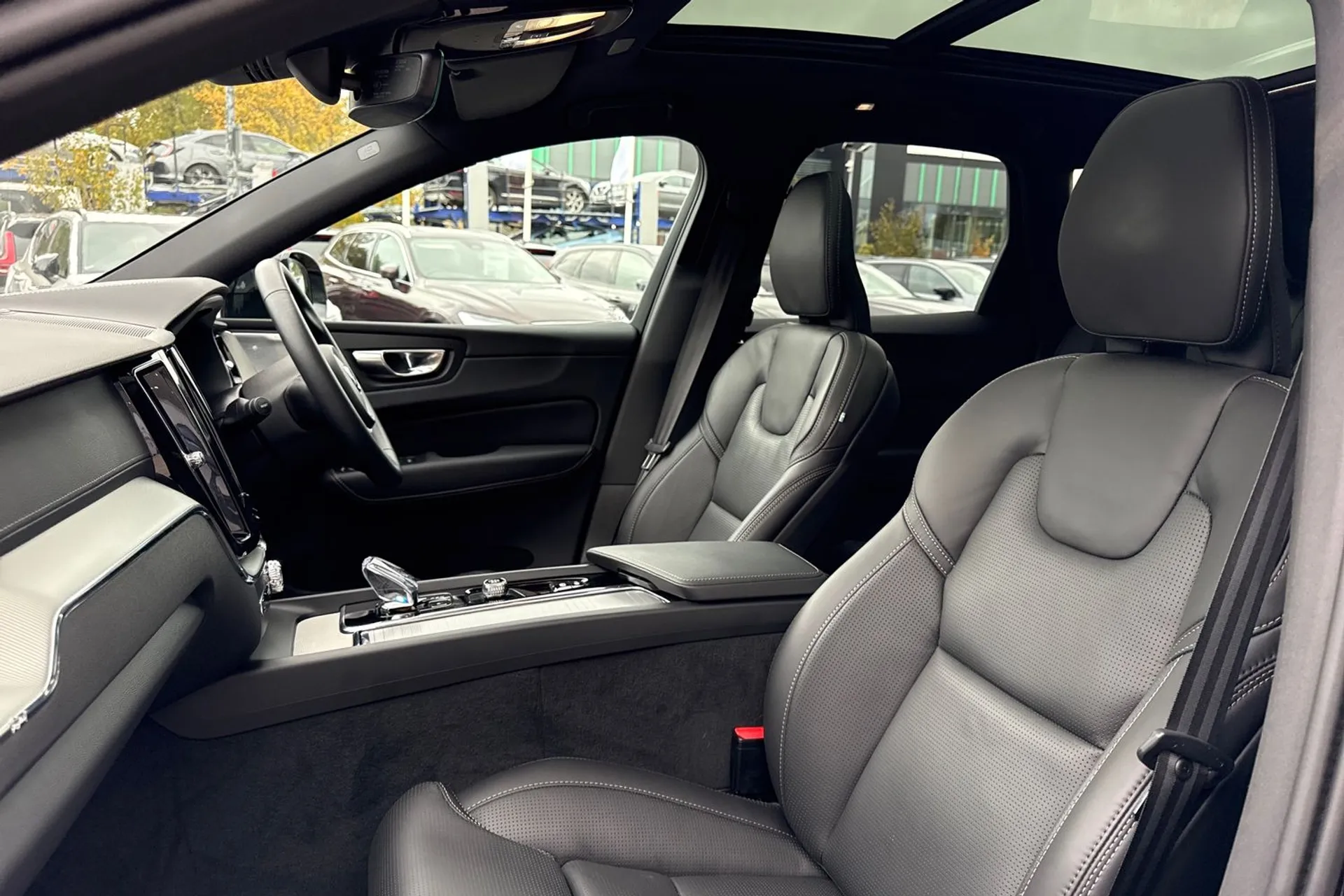 Volvo XC60 thumbnail image number 28