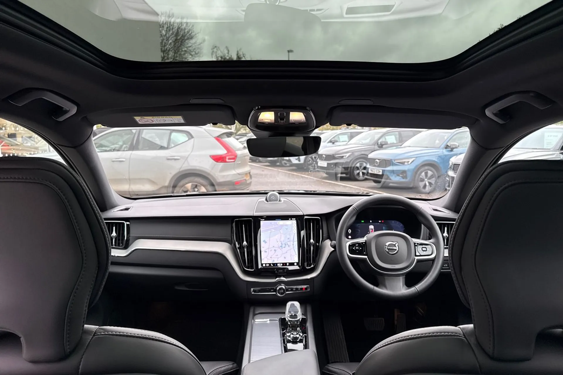 Volvo XC60 thumbnail image number 3