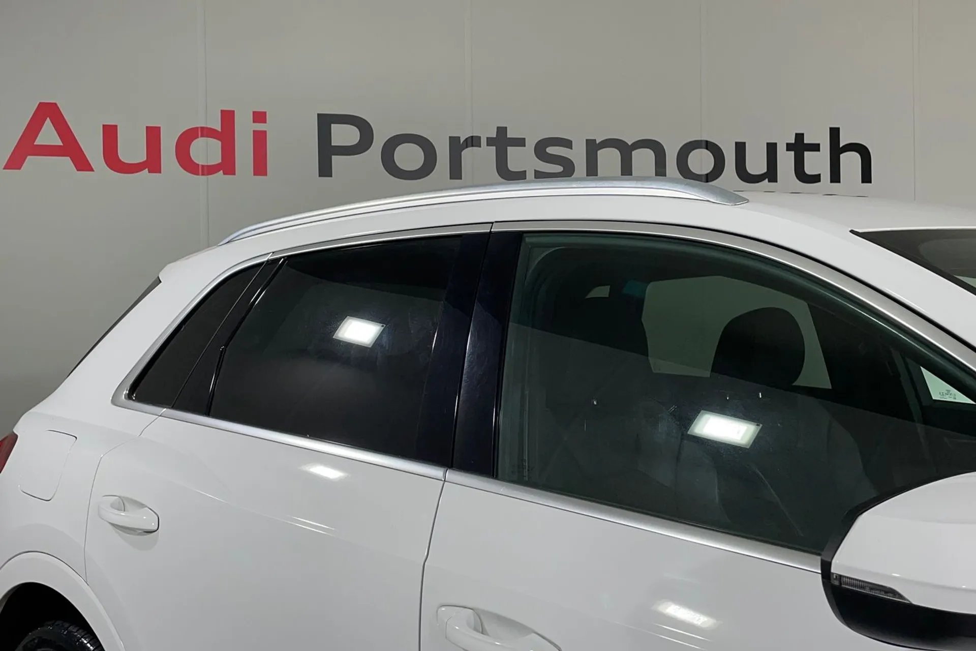 Audi Q3 thumbnail image number 13
