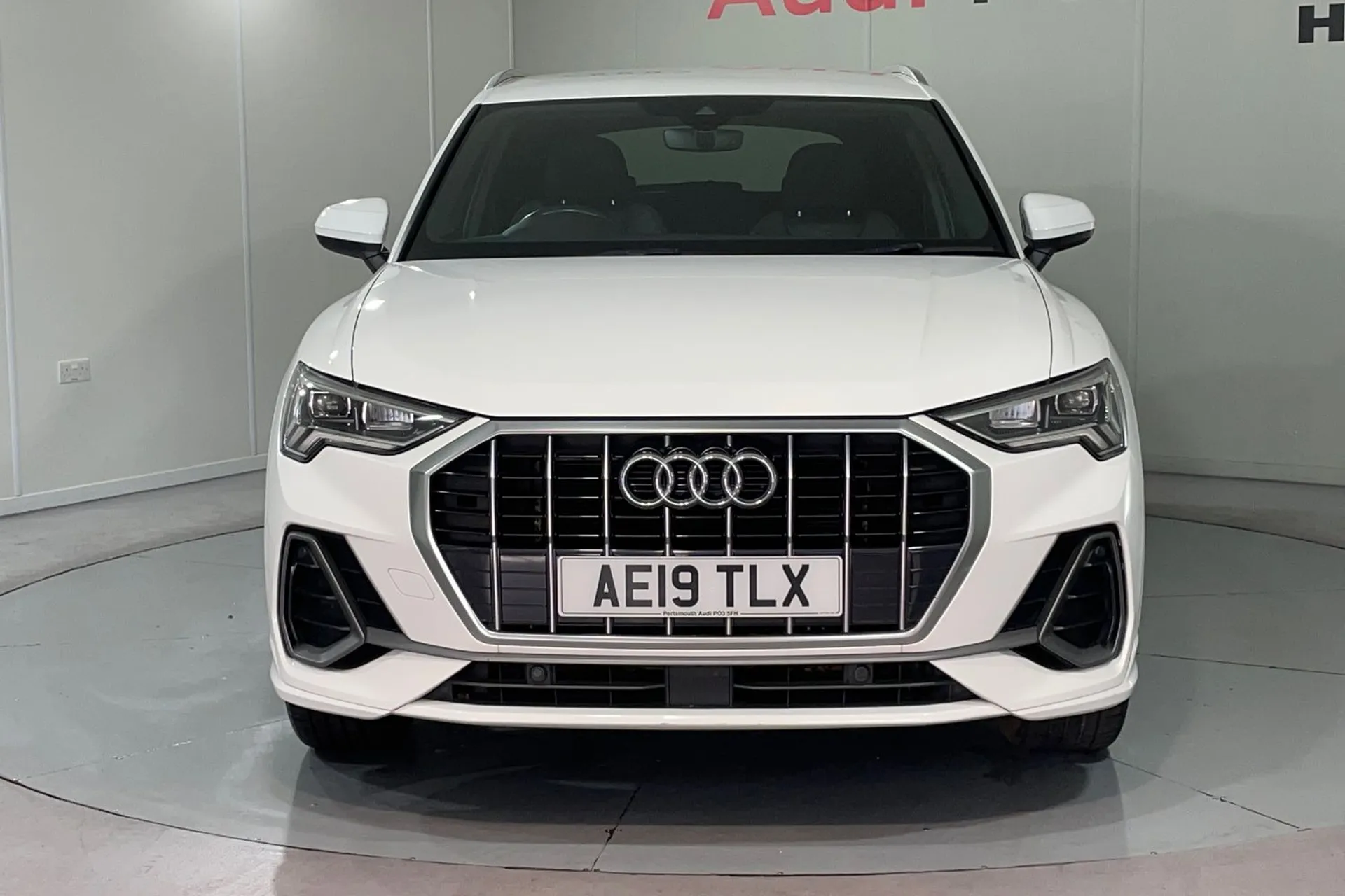 Audi Q3 thumbnail image number 6