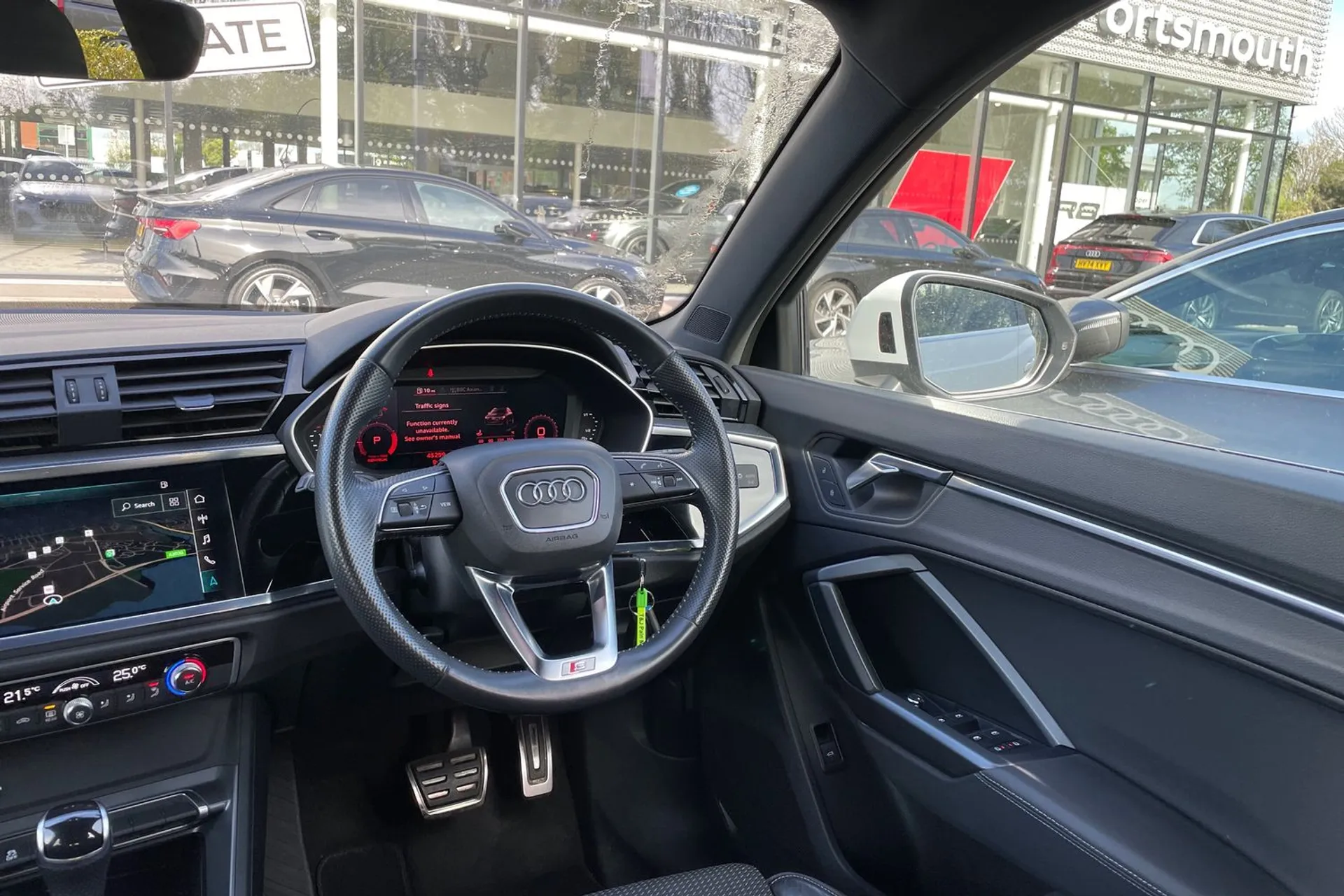 Audi Q3 thumbnail image number 37
