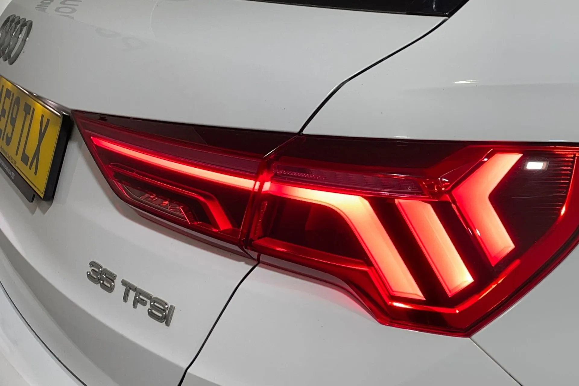 Audi Q3 thumbnail image number 45