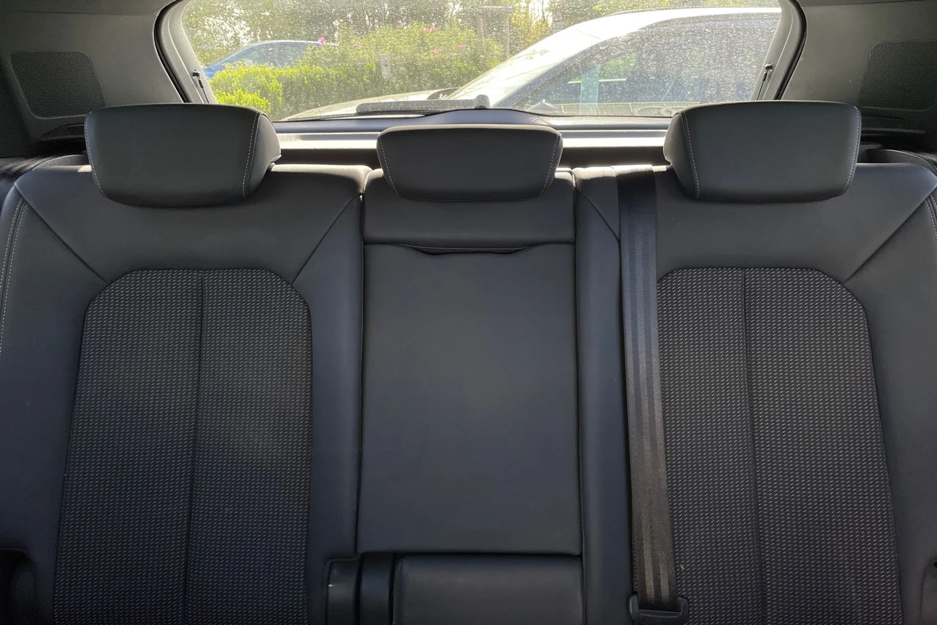 Audi Q3 thumbnail image number 35