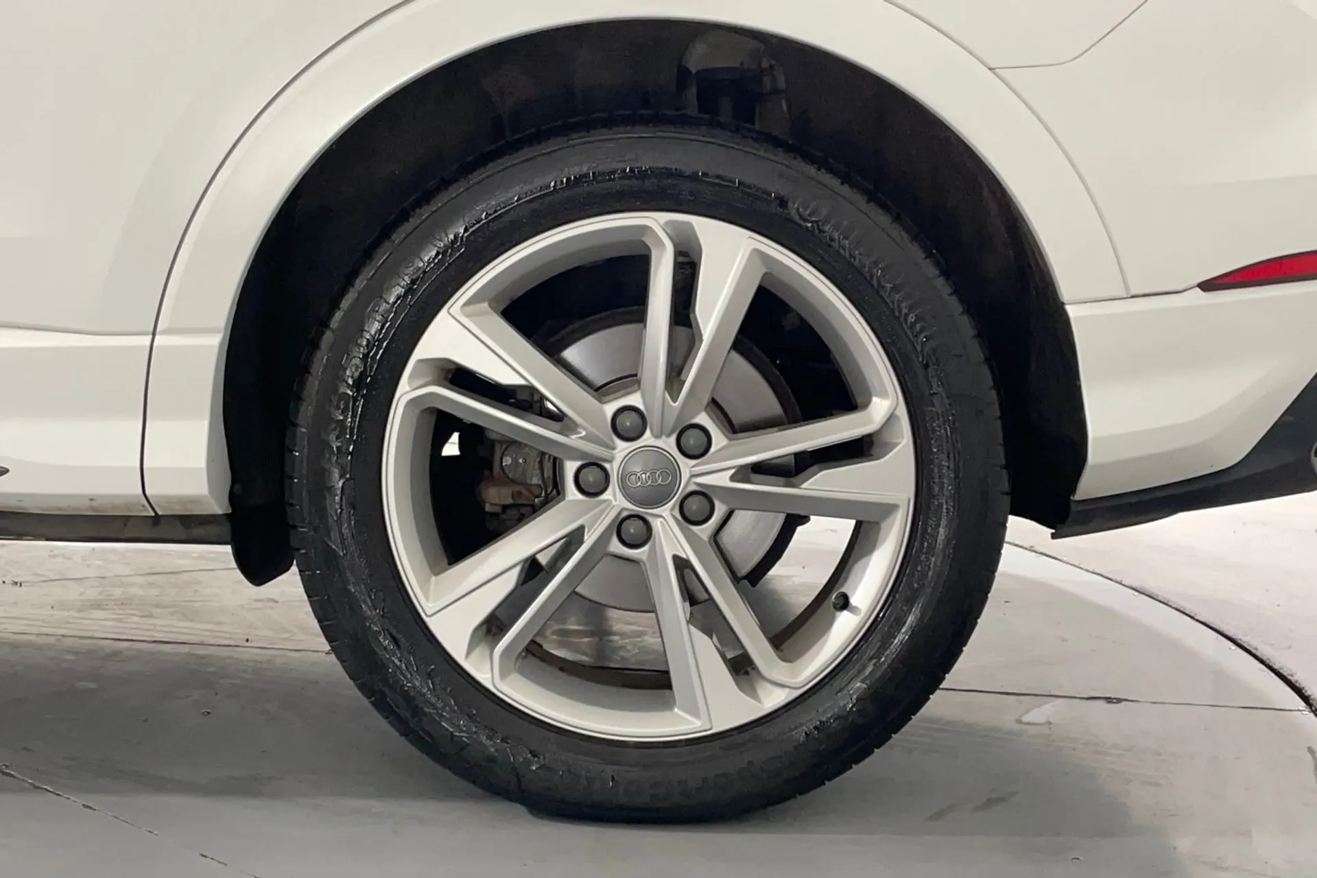 Audi Q3 thumbnail image number 8