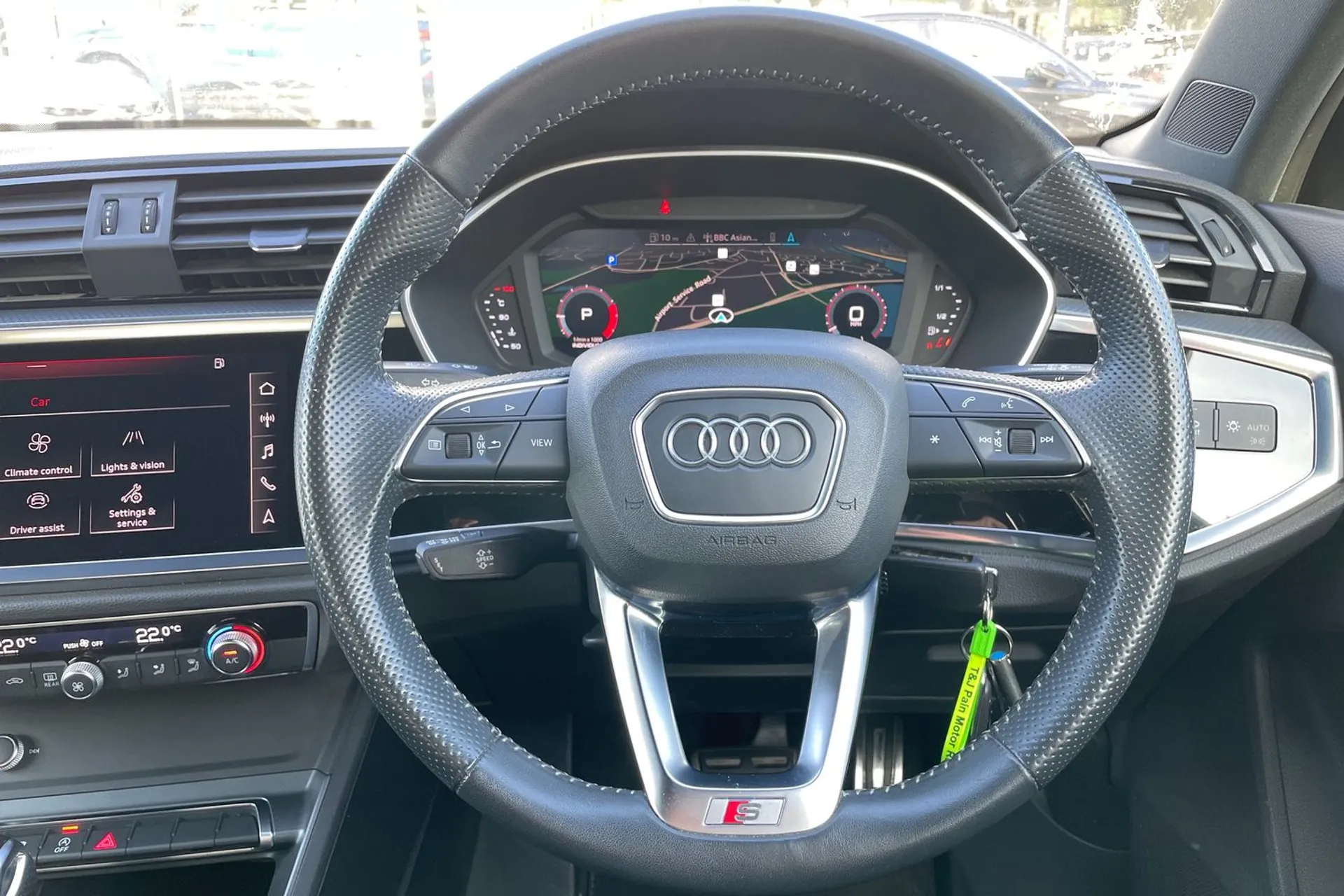 Audi Q3 thumbnail image number 38