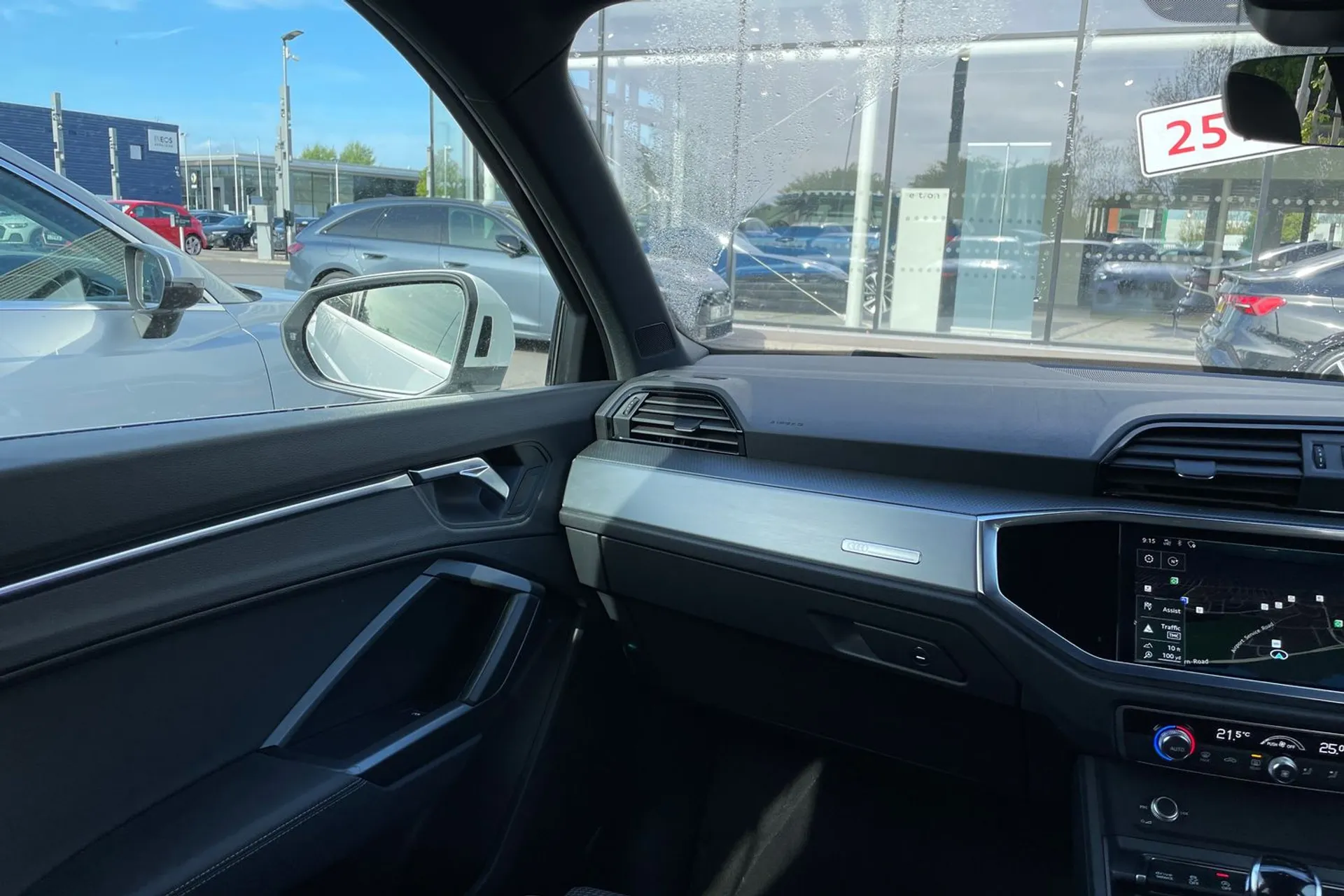 Audi Q3 thumbnail image number 36