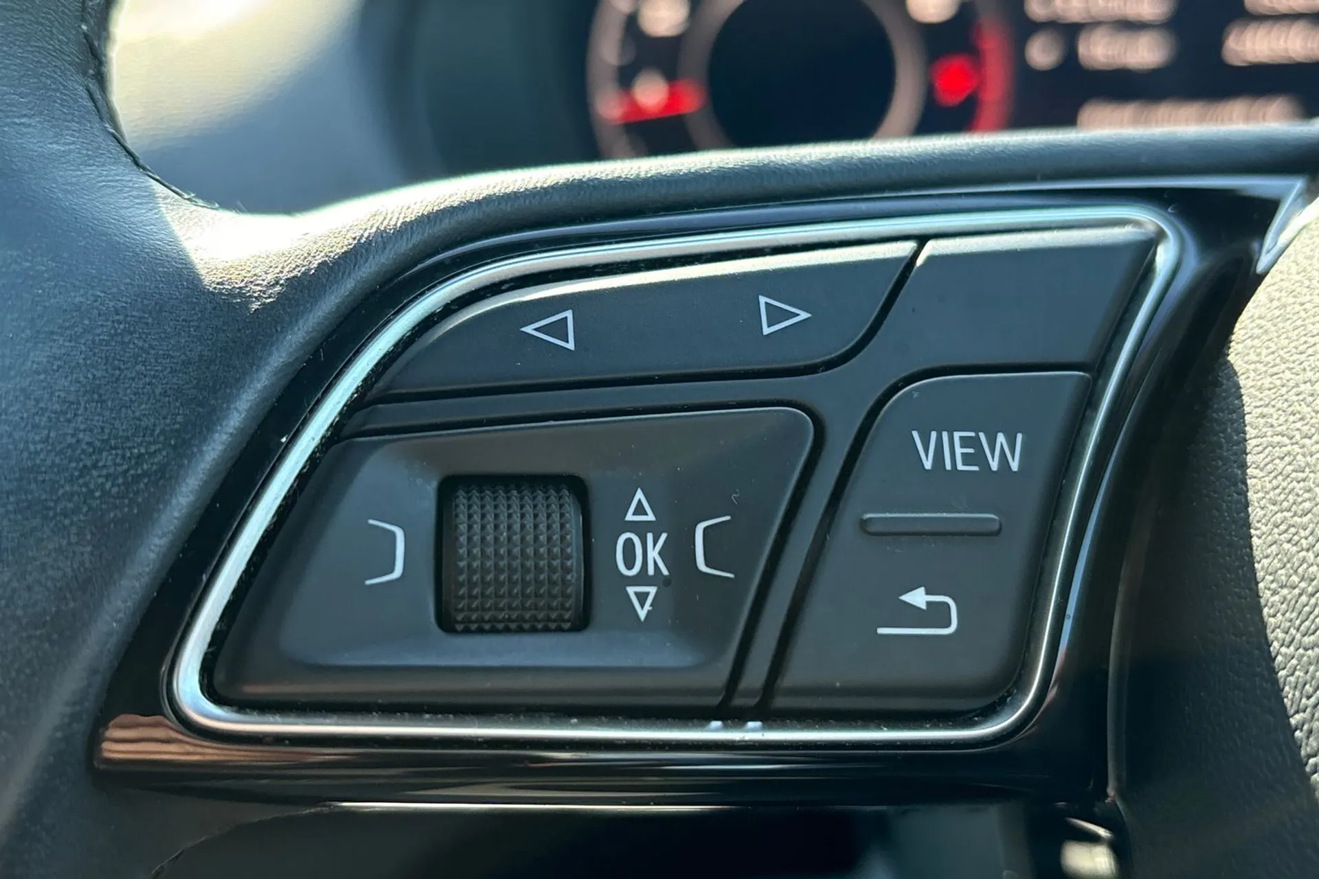 Audi Q2 thumbnail image number 36