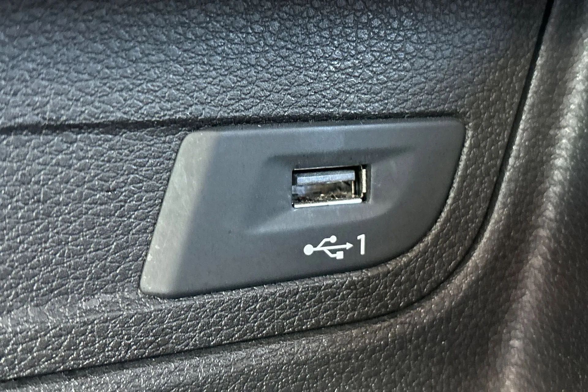 Audi Q2 thumbnail image number 43
