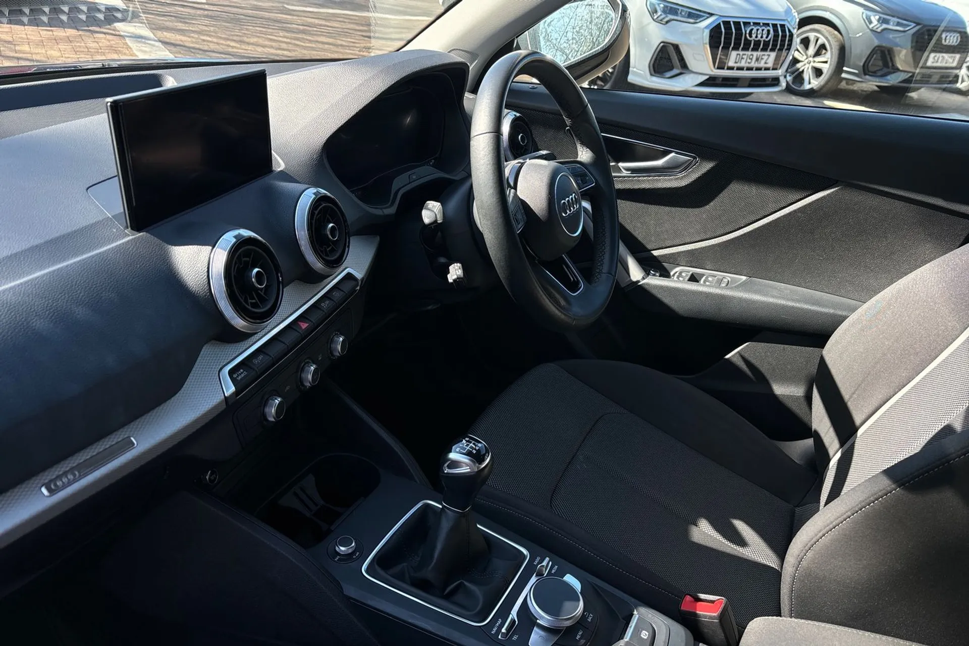 Audi Q2 thumbnail image number 26
