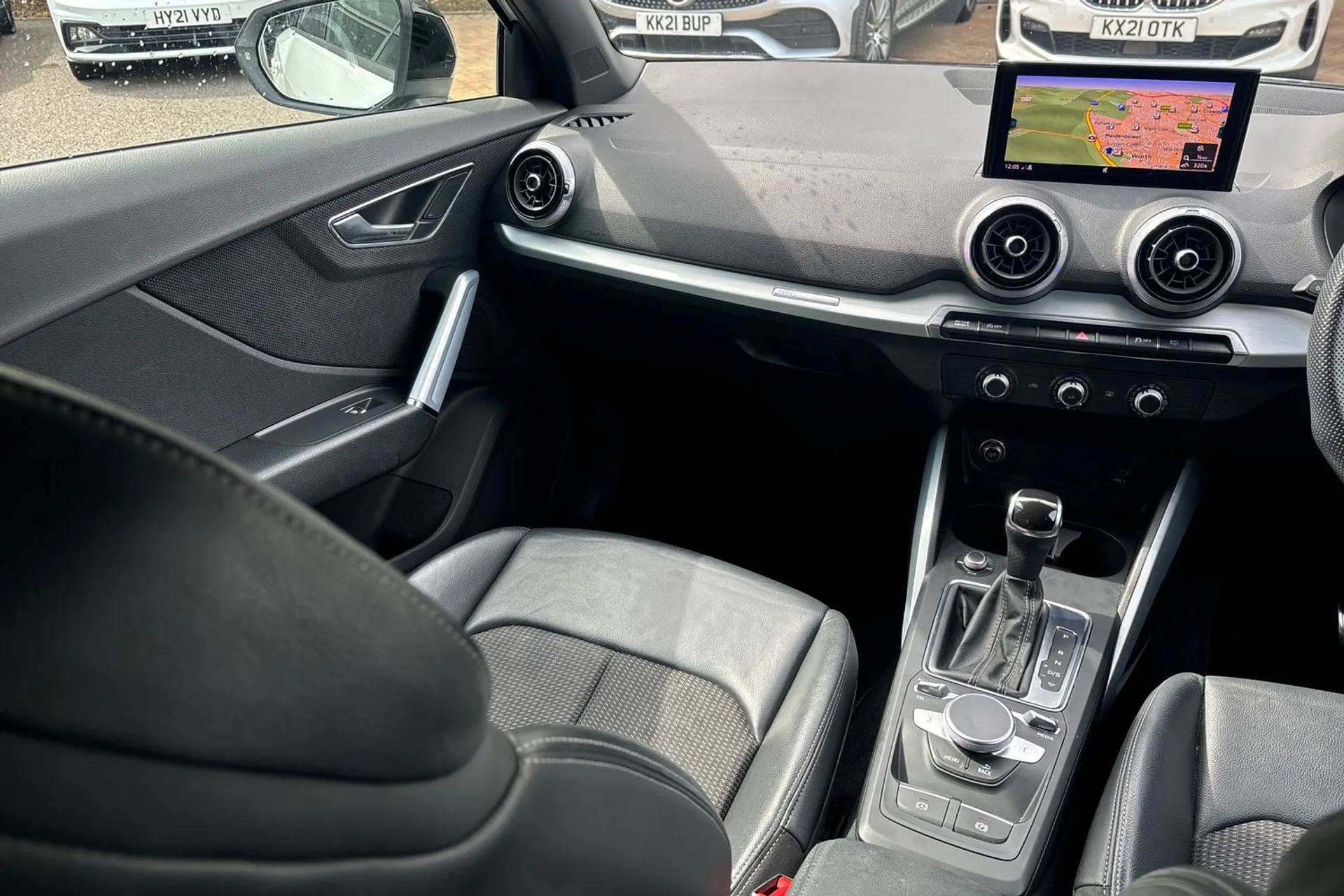 Audi Q2 thumbnail image number 32
