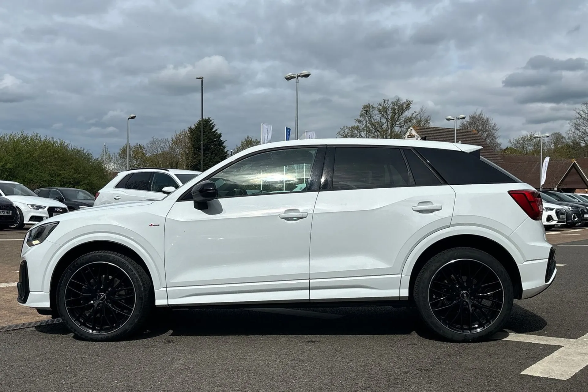 Audi Q2 thumbnail image number 9