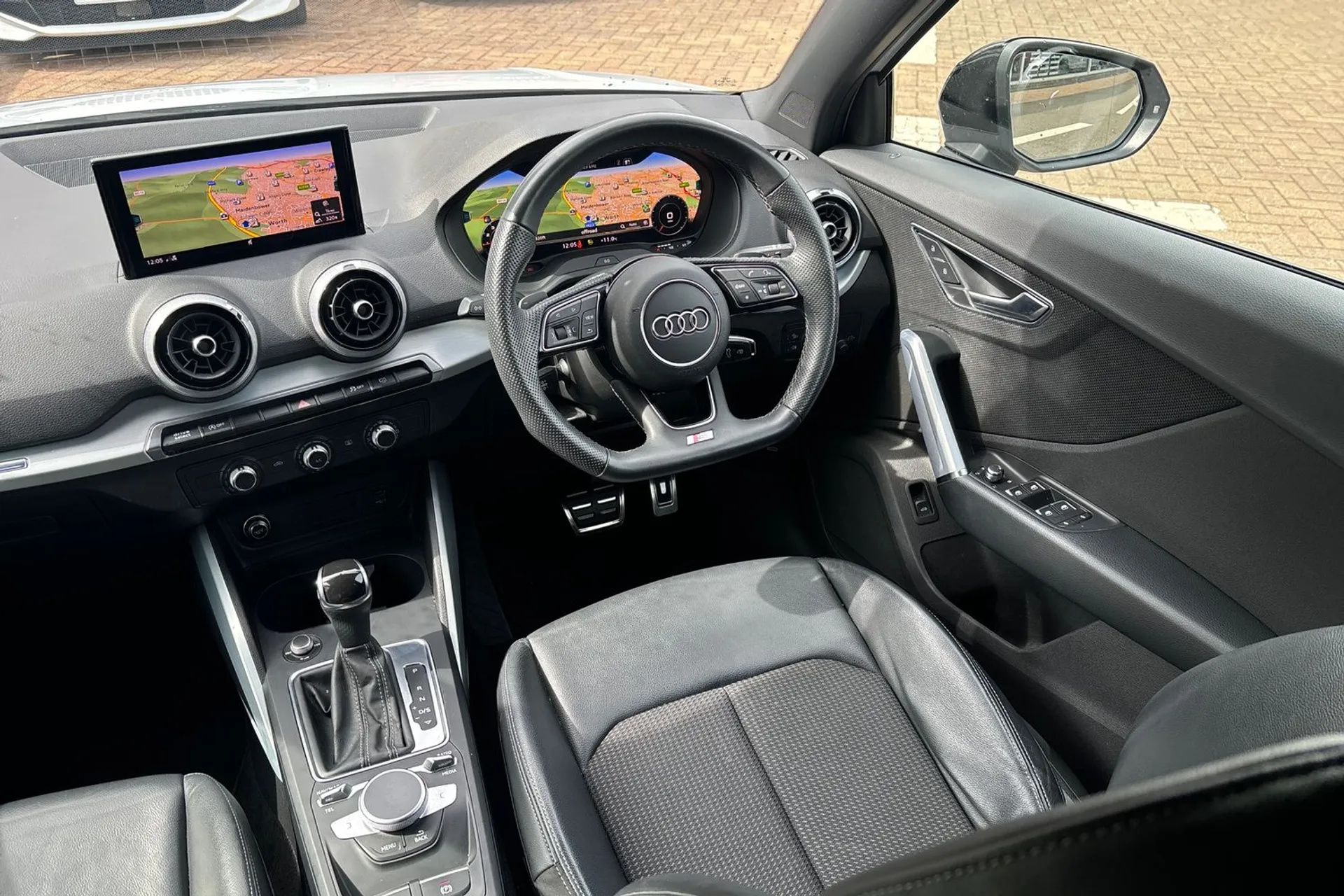 Audi Q2 thumbnail image number 33