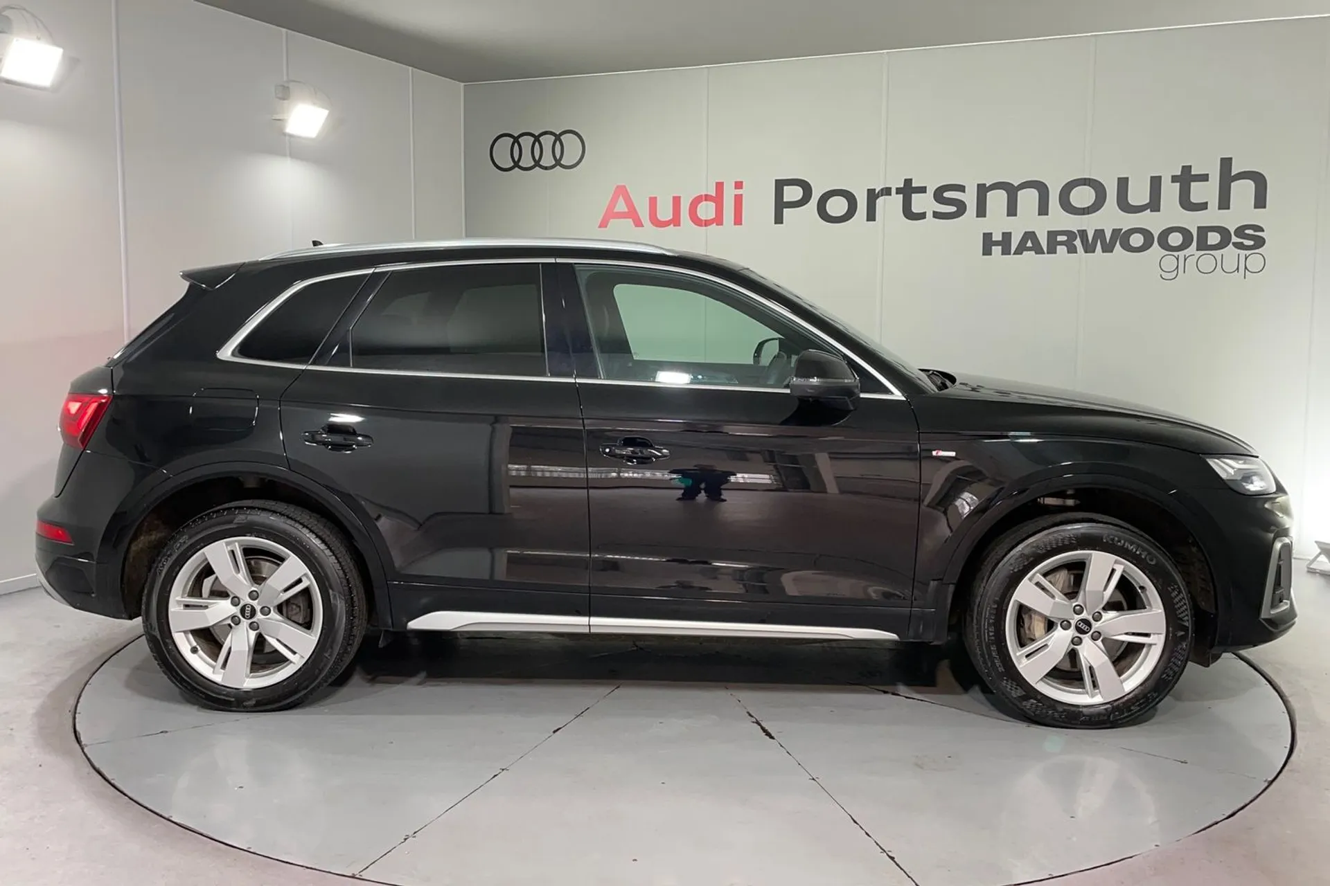 Audi Q5 thumbnail image number 2
