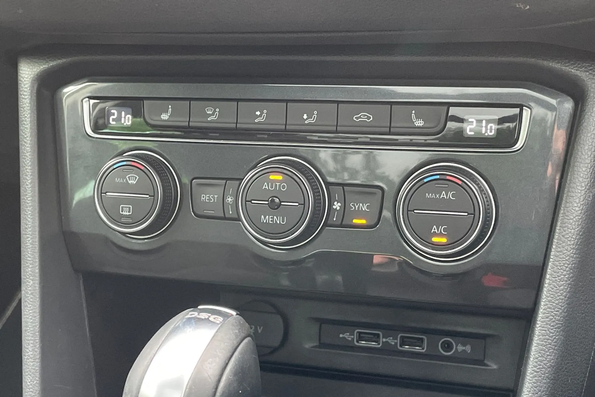 VOLKSWAGEN TIGUAN thumbnail image number 39