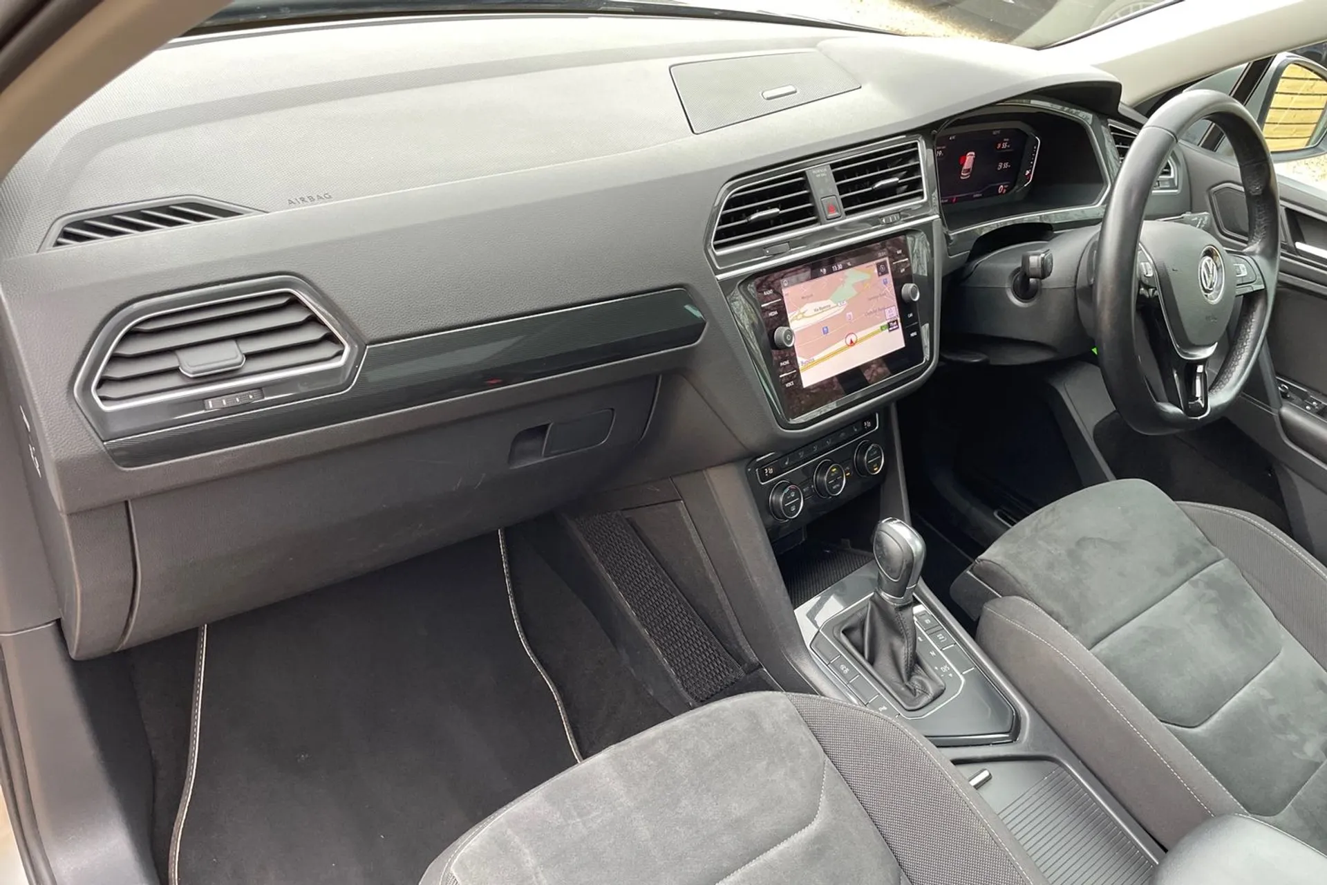 VOLKSWAGEN TIGUAN thumbnail image number 28