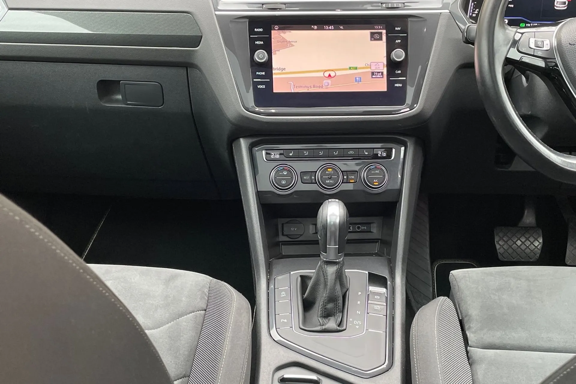 VOLKSWAGEN TIGUAN thumbnail image number 36