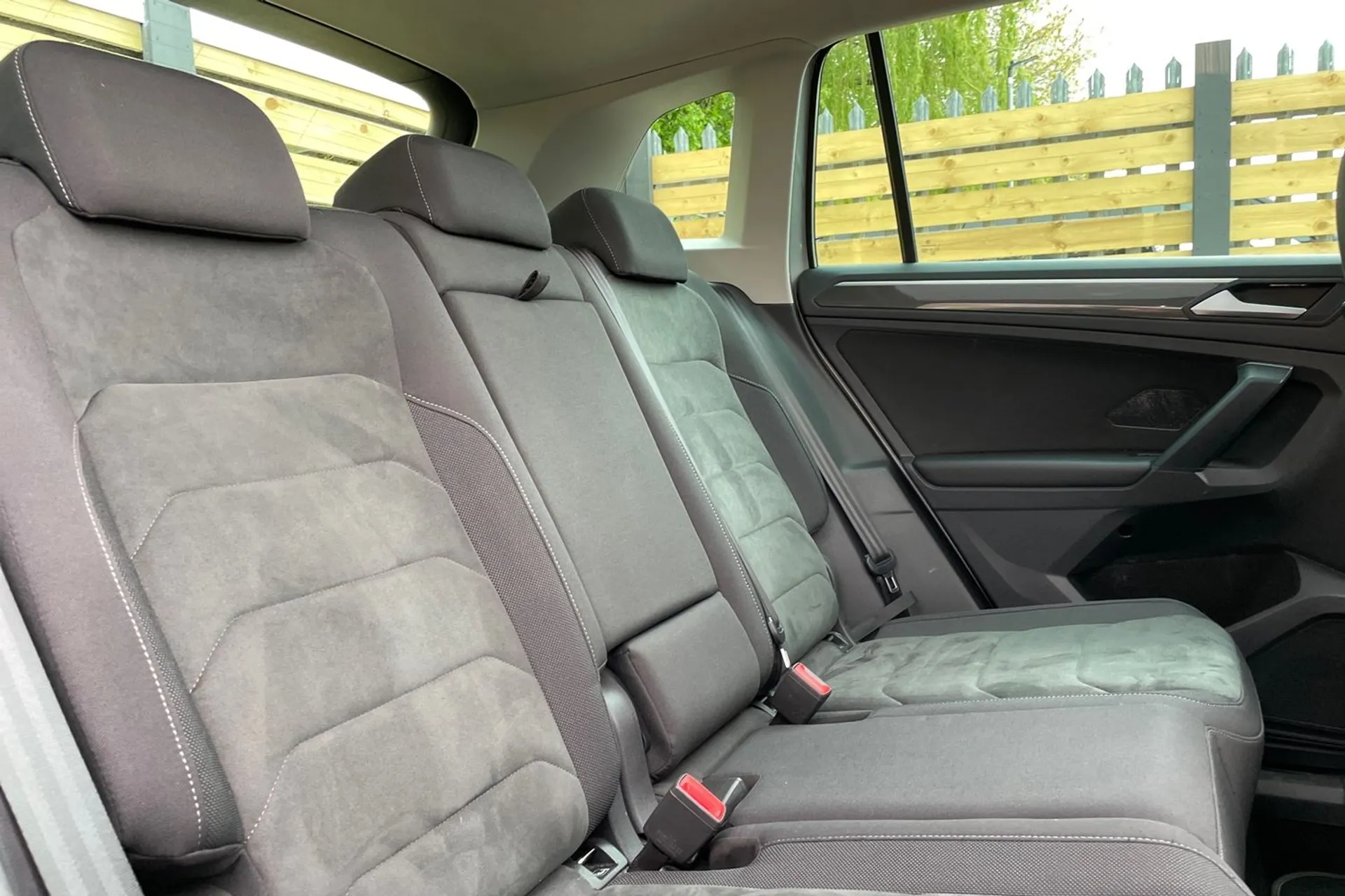 VOLKSWAGEN TIGUAN thumbnail image number 23