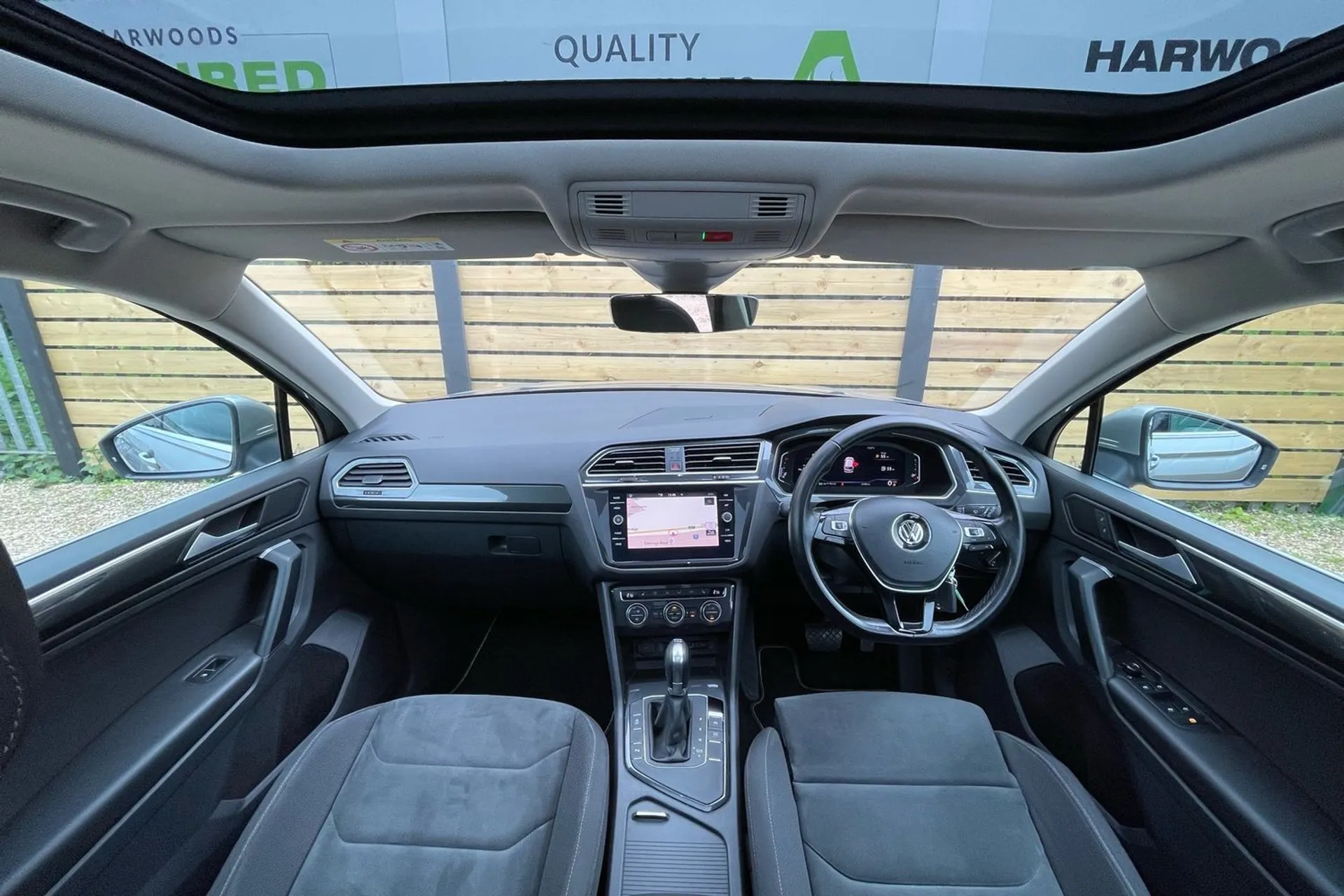 VOLKSWAGEN TIGUAN thumbnail image number 3