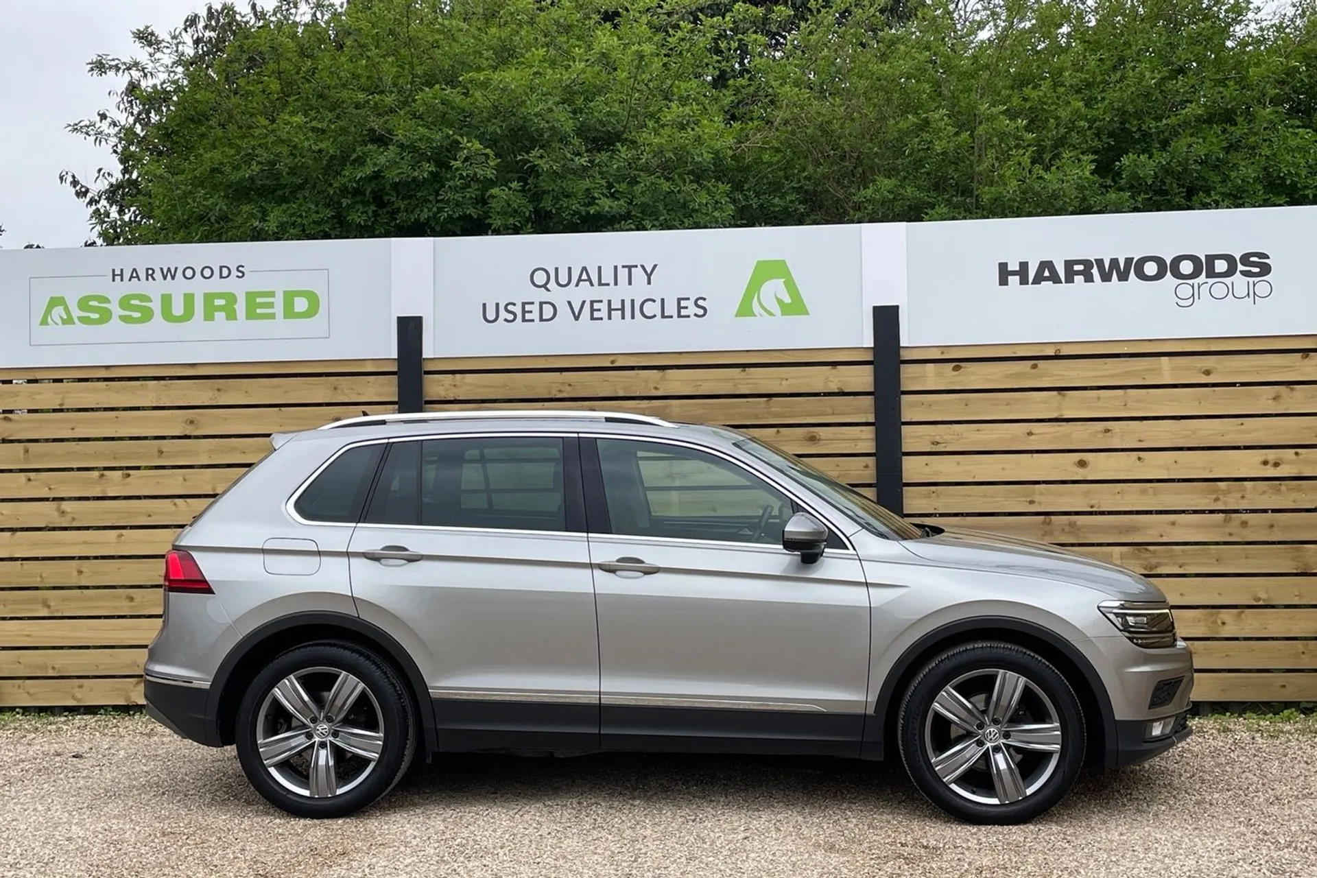 VOLKSWAGEN TIGUAN thumbnail image number 2