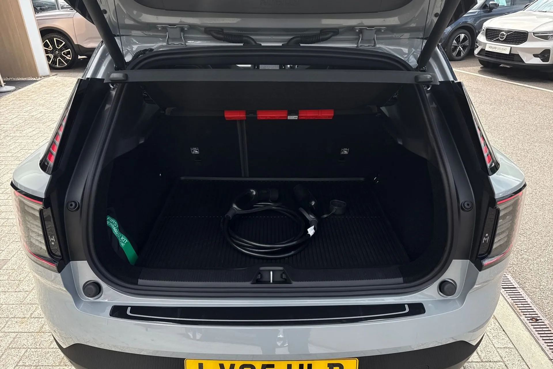 Volvo EX30 thumbnail image number 19