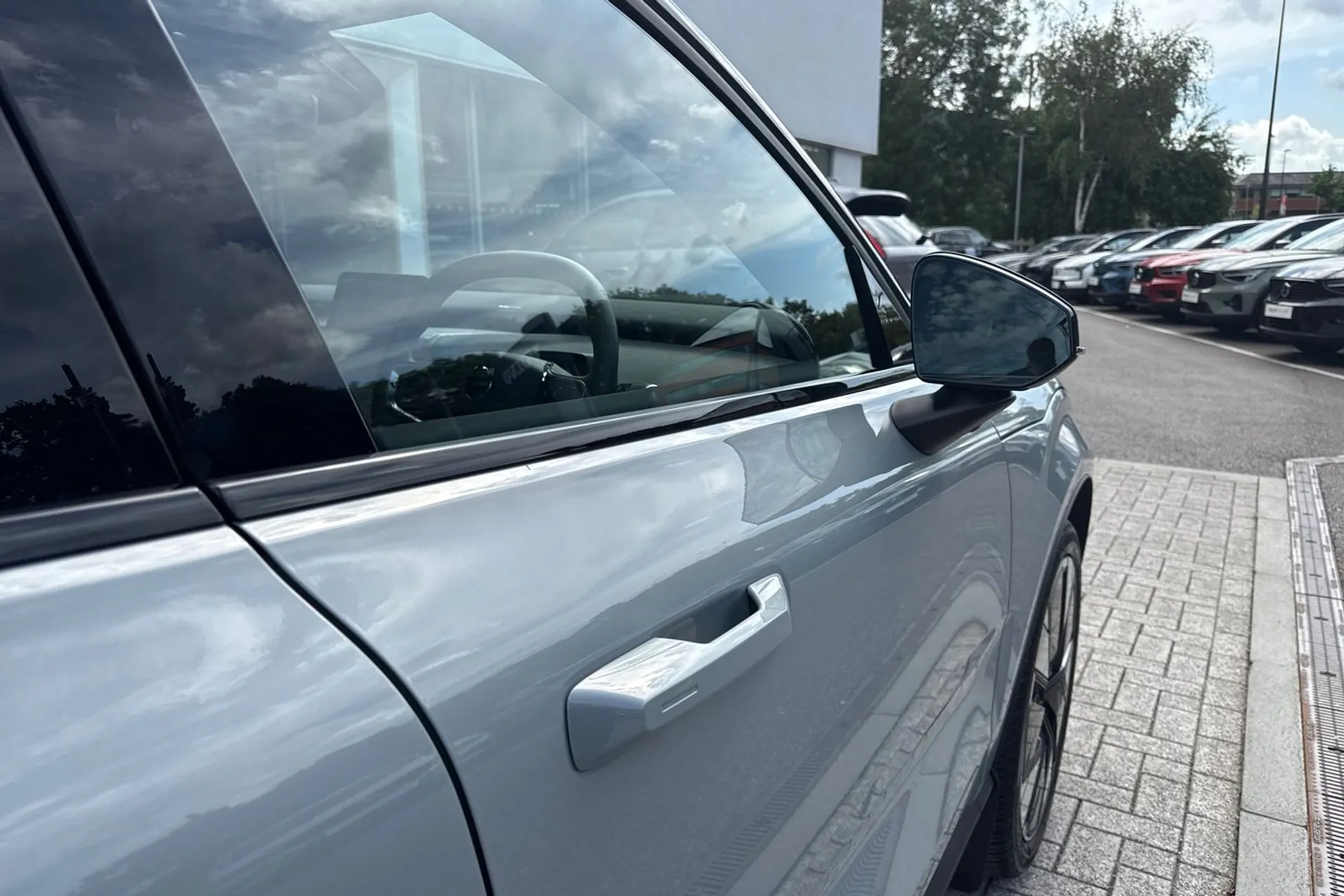 Volvo EX30 thumbnail image number 16